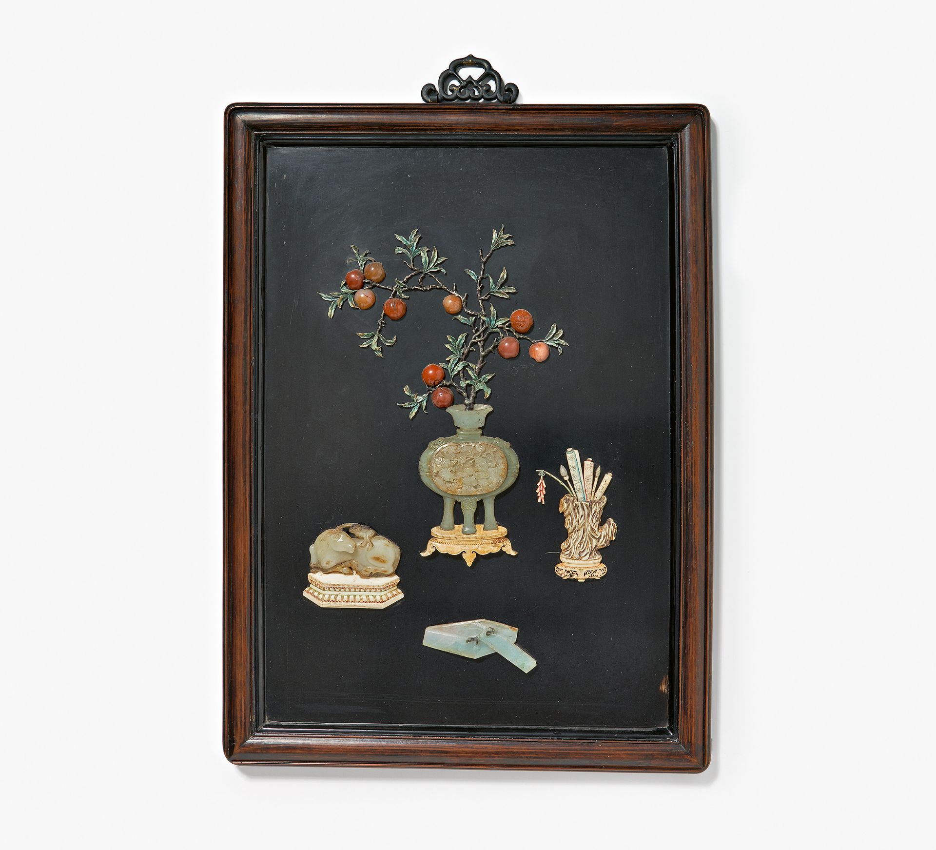 LACQUER PANEL WITH ANTIQUES. China. 19th-20th c. Wood with black lacquer. Inlay: Green jade, other