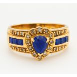 SAPHIR-DIAMANT-RING. 750/- Gelbgold, Punze, Gesamtgewicht: ca. 5,0 g. EU-RM: 49. 25 kleine