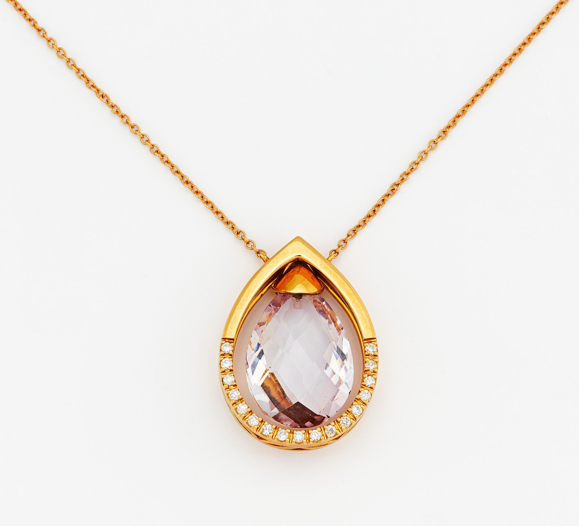 FARBSTEIN-DIAMANT-ANHÄNGERKETTE. 750/- Roségold, Punze, Gesamtgewicht: ca. 7,0 g. Kette Länge 42,0