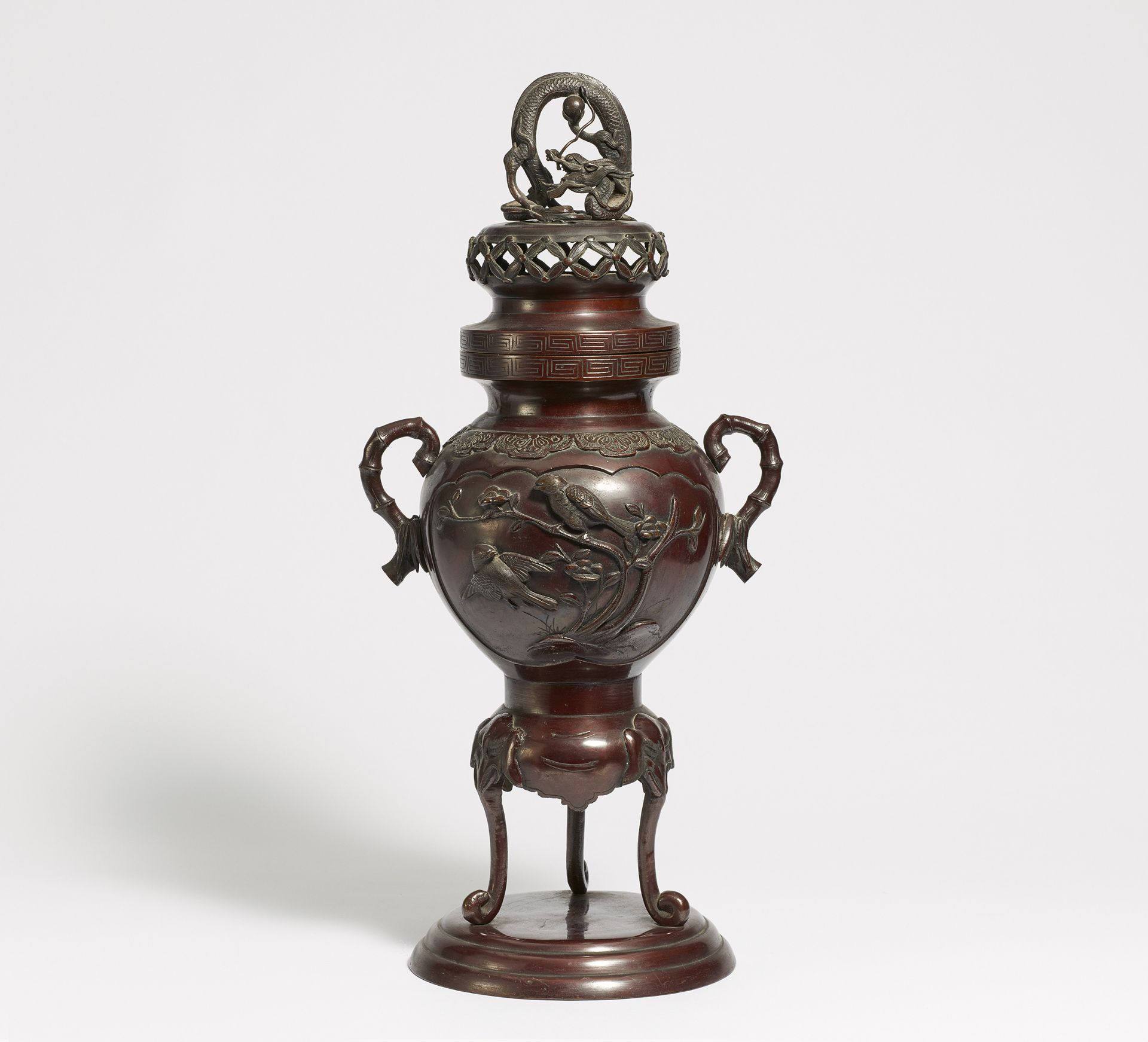 CENSER WITH CRANES, SPARROWS AND DRAGON. Japan. Before 1900. Bronze with shiny, reddish brown