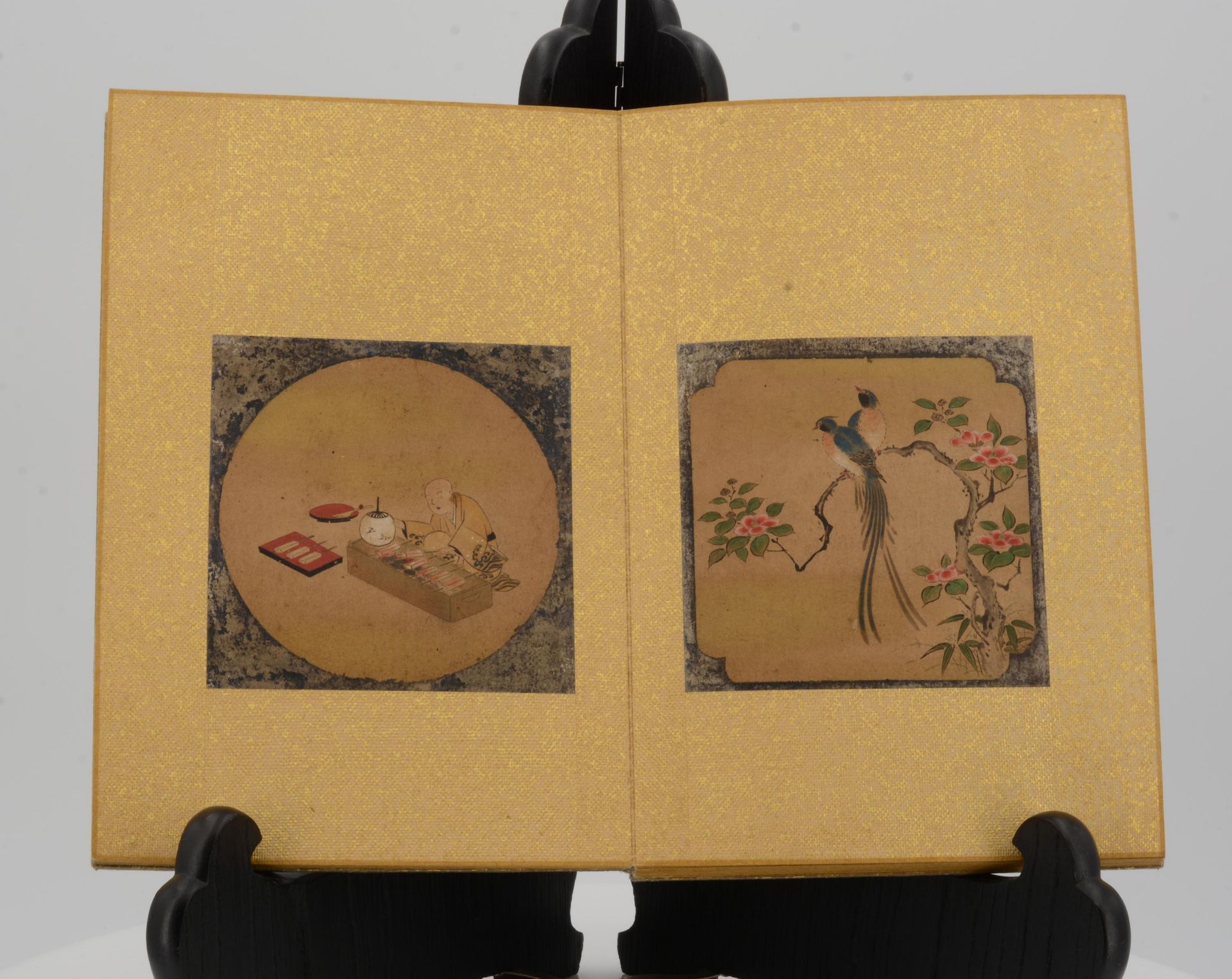 LEPORELLO WITH 24 SMALL DRAWING ABOUT POEMS. Japan. Edo period (1603-1868). Tosa School. Ink and - Bild 11 aus 17