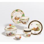 ZUCKERDOSE, 1 TASSE MIT UT, KOPPCHEN MIT VERSCH. DEKOREN. Meissen. Hausmalereidekor. Porzellan,