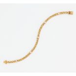 DIAMANT-ARMBAND. Deutschland. Um 2000. 750/- Gelbgold, Punze, Gesamtgewicht: ca. 19,5 g. Länge 18,