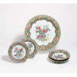A LARGE AND FOUR SMALL PLATES WITH A FLOWER BASKET WITH PEONIES. China. Qing Dynasty. 18th c. Export