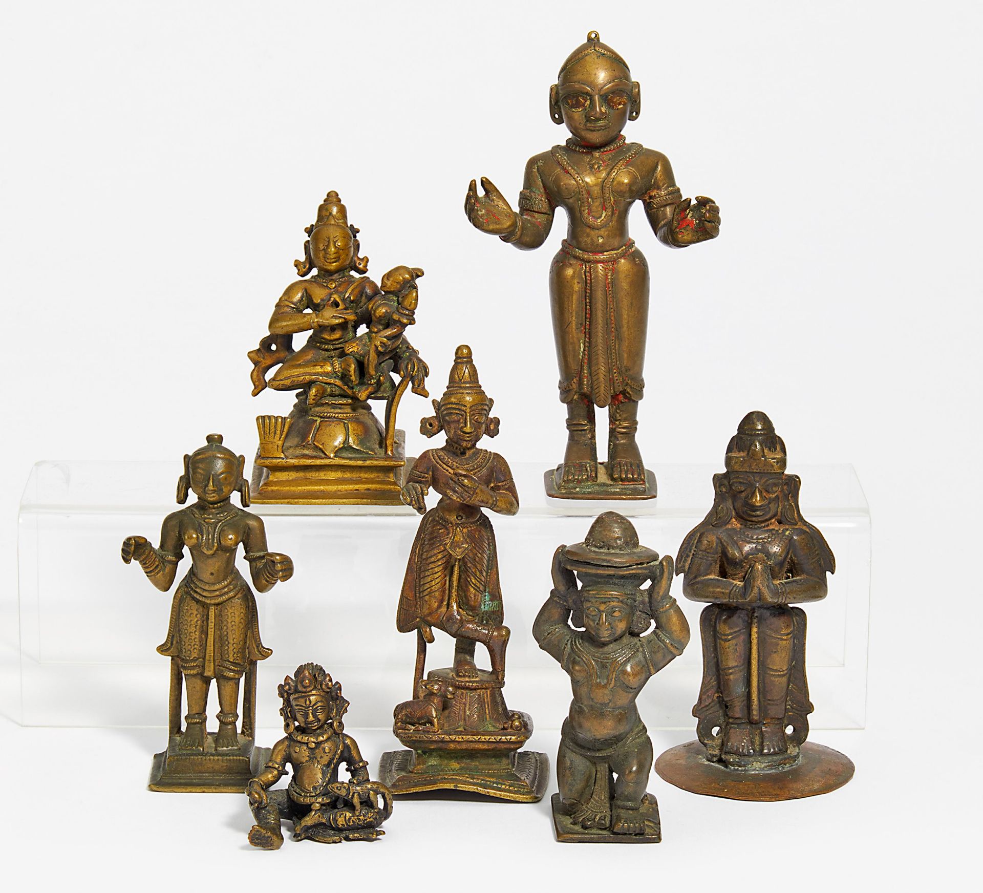 NINE DEITY FIGURES, ONE SACIFICIAL BOX AND A THANGKA OF RAHULA. India/Nepal. 17th-20th c. Bronze/ - Image 2 of 3