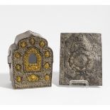 TRAVEL SHRINE (GA U). Tibet. 19th/20th c. Front plate from silvery and golden bronze. Box from