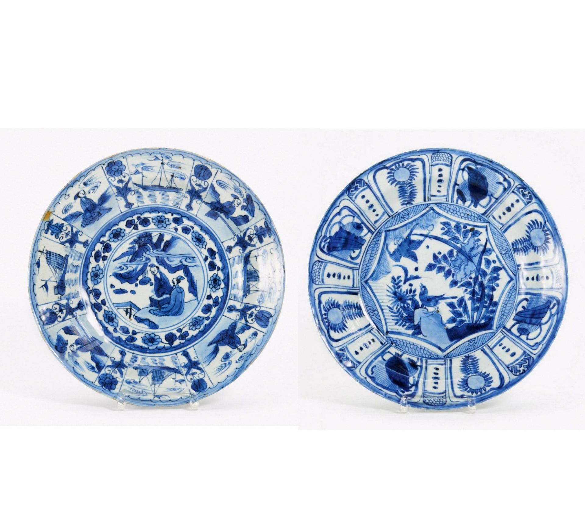 TWO KRAAK DISHES WITH SCHOLARS RESP. SINGING BIRDS AND PEONY. China. Ming dynasty. 17th c. Porcelain