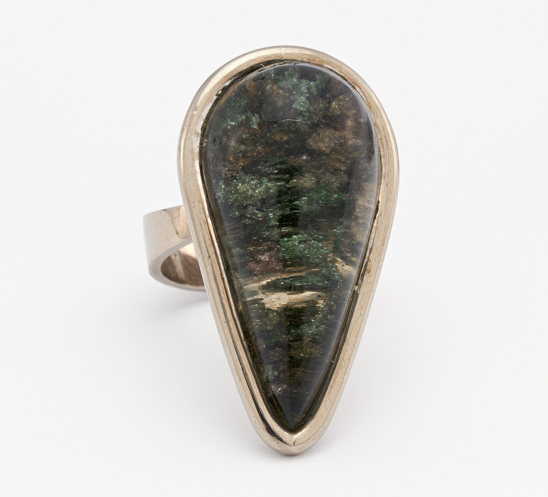 LODOLITE-RING. England. 750/- Weißgold, Punze, Gesamtgewicht: ca. 23,0 g. EU-RM: 56. 1