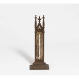 Tischthermometer mit gotischen Architekturelementen