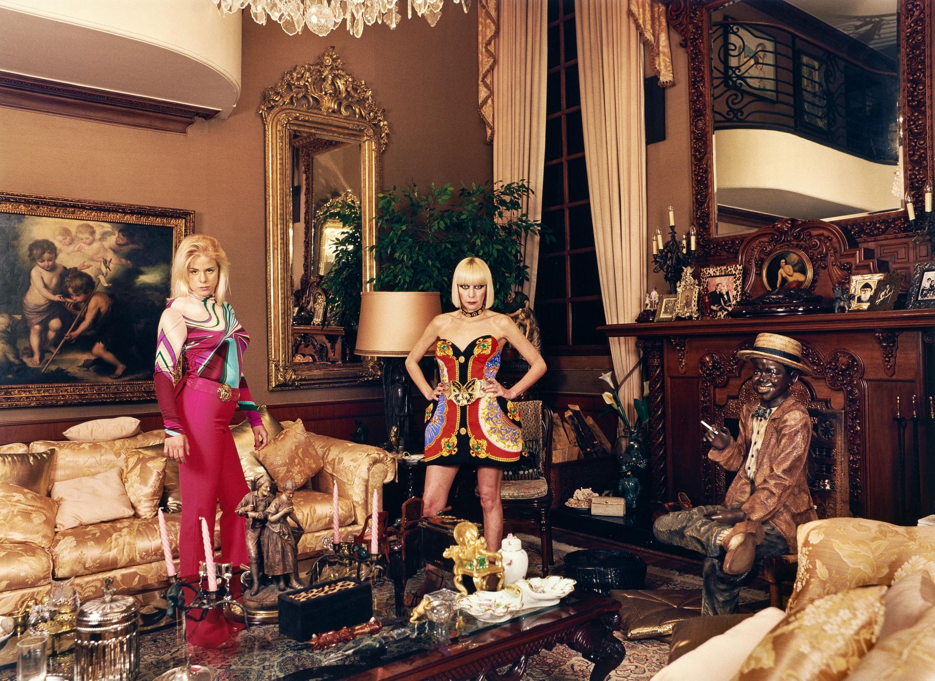 Daniela Rossell: Untitled (Inge and her mother Emma in living room, Mexico City)