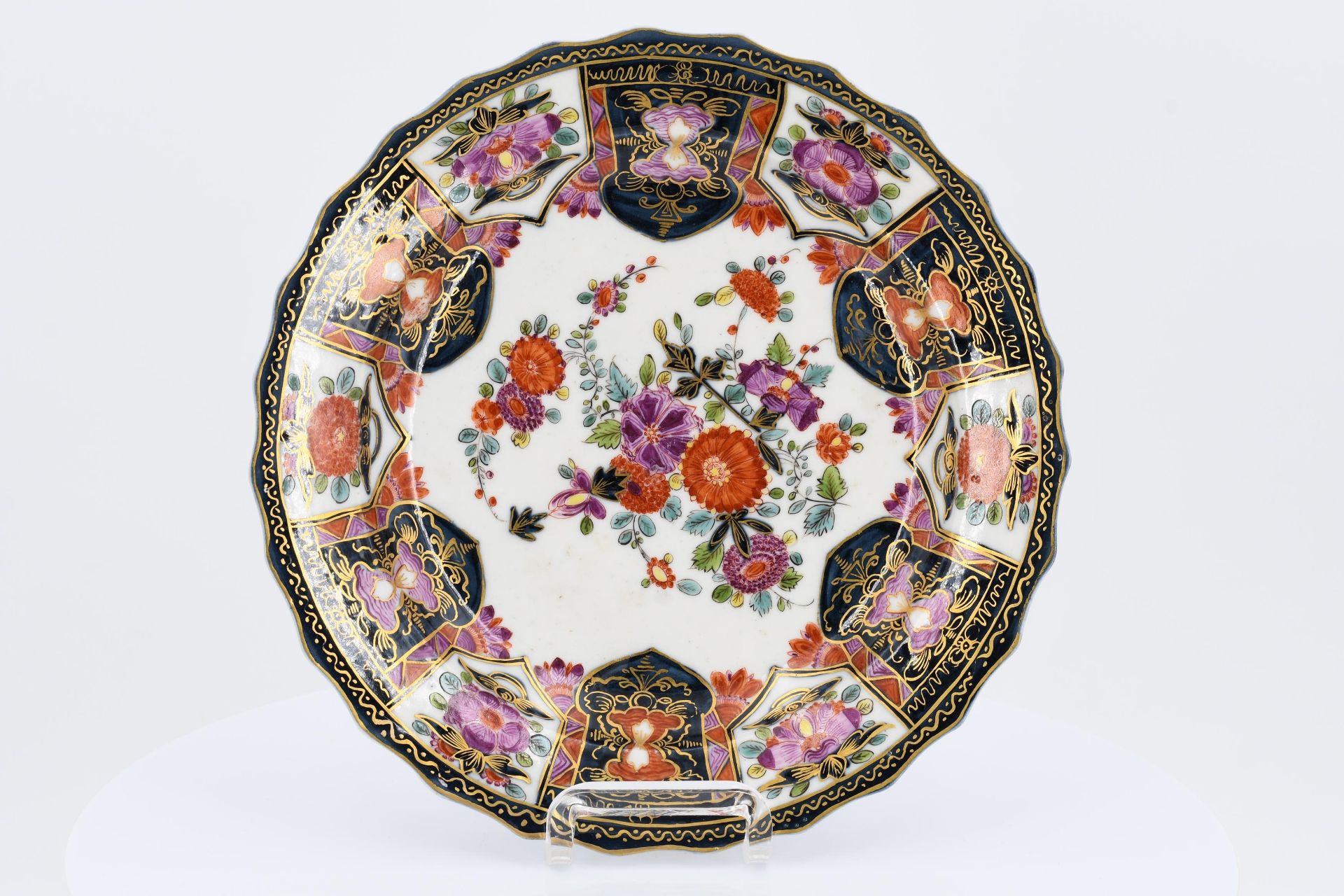 Porcelain plate with asian decor - Image 2 of 3