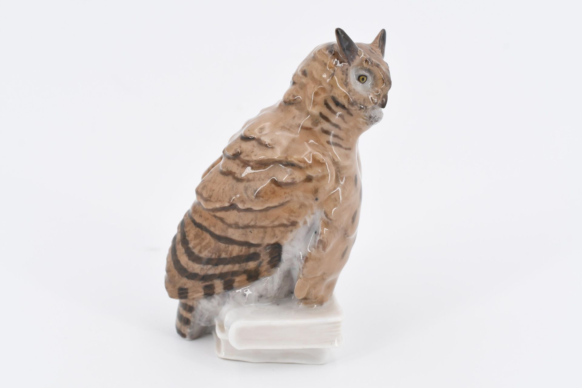 Small porcelain owl on book stack - Image 5 of 6