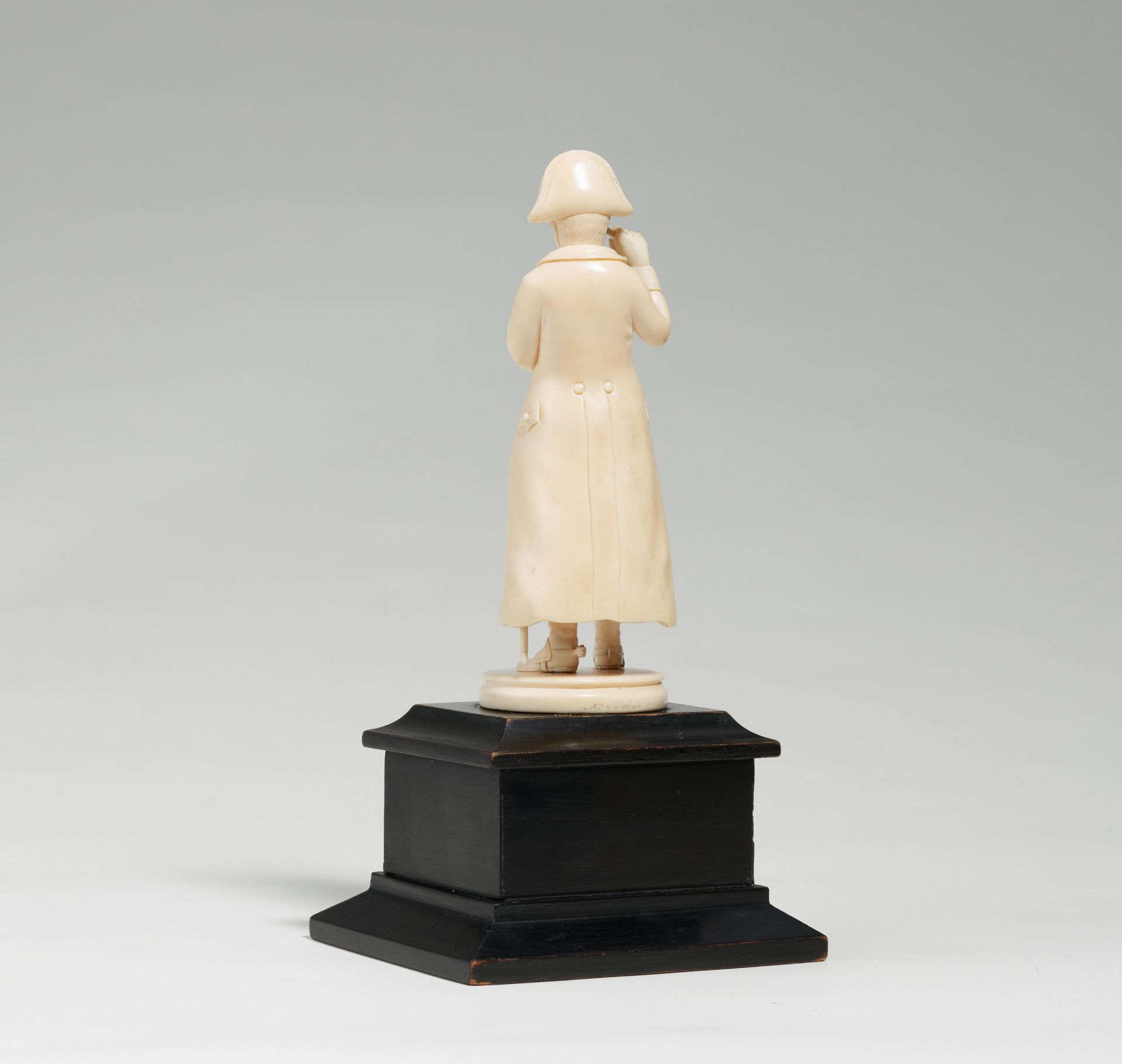 Ivory figurine of Napoleon Bonaparte - Image 5 of 7
