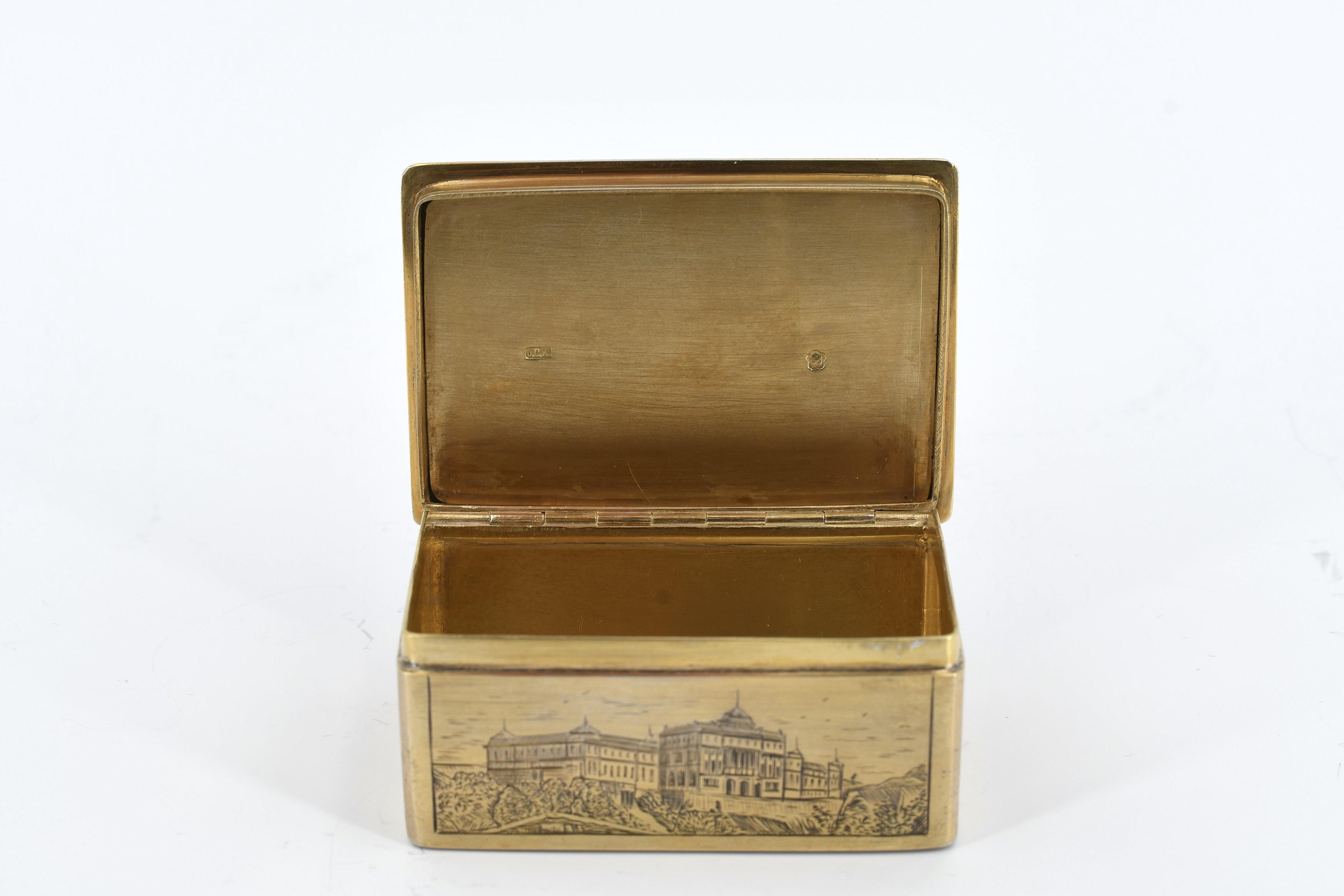 Two exquisite gilt silver and glass snuffboxes with cityscapes of rome in micro mosaic - Image 6 of 14