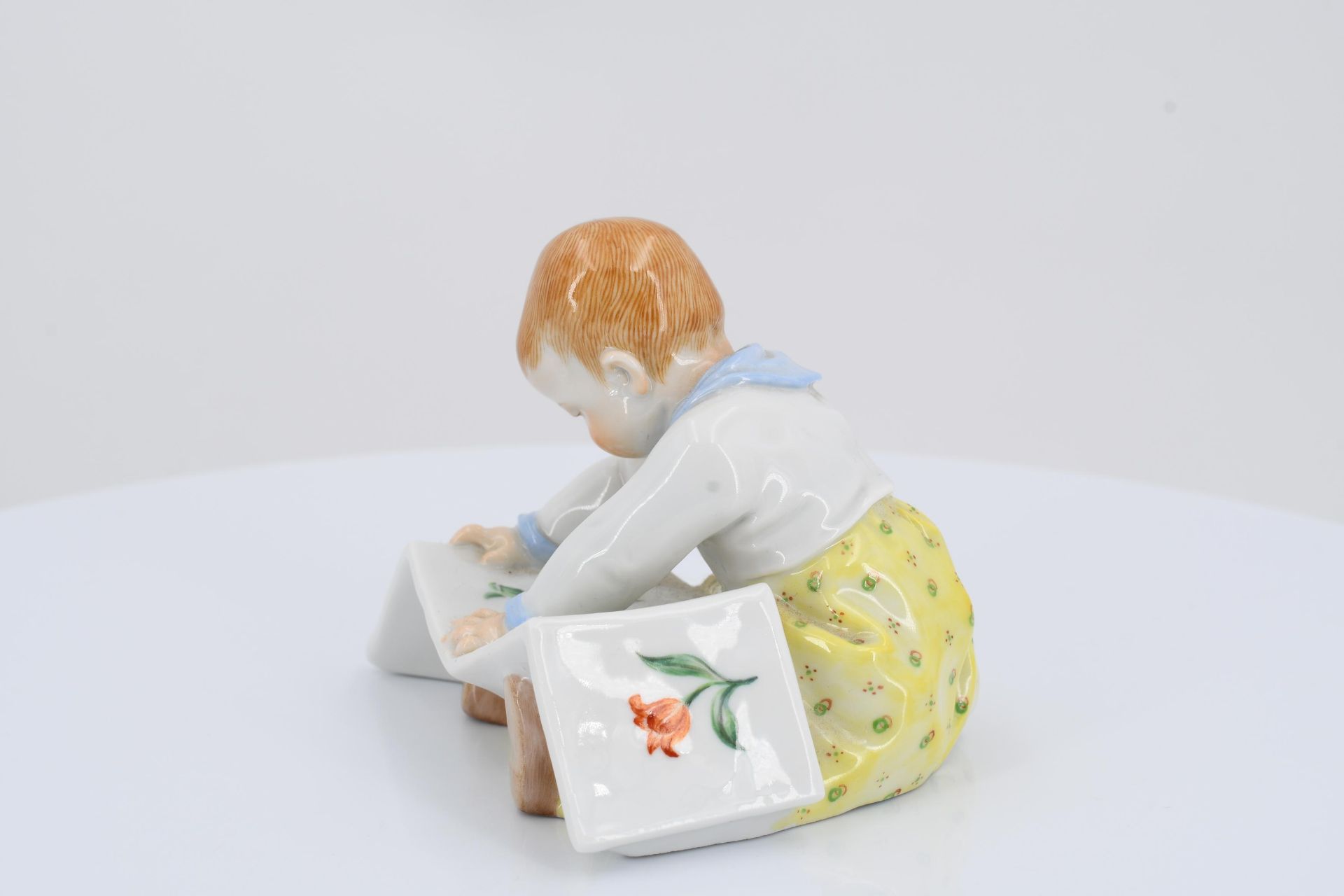 Porcelain figurine of child with picture-book - Image 5 of 6