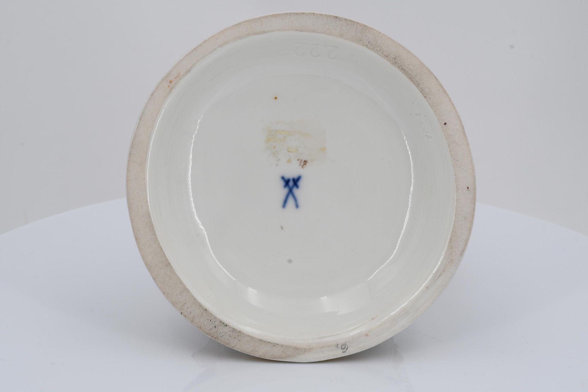 Porcelain ensemble of hunter with slain rabbit - Image 6 of 6