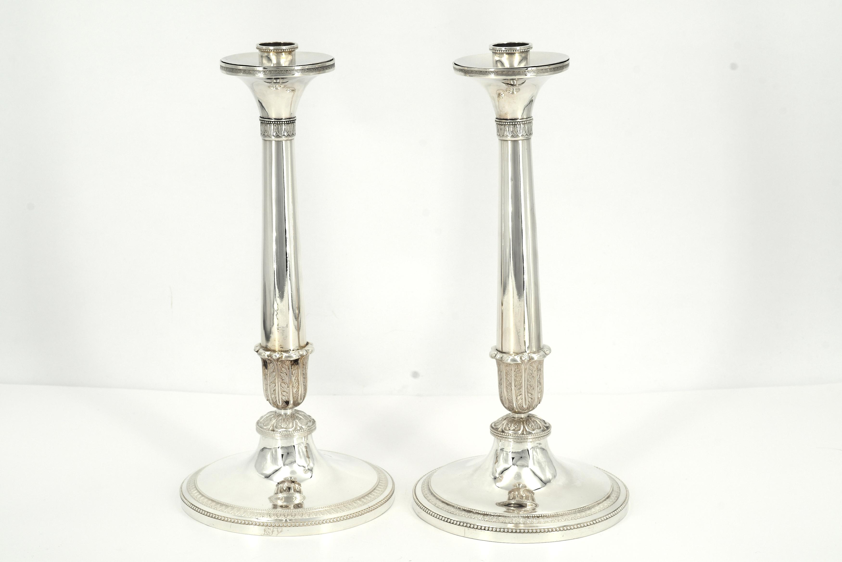 Pair of large silver candlesticks with lancet leaf decor - Image 3 of 8