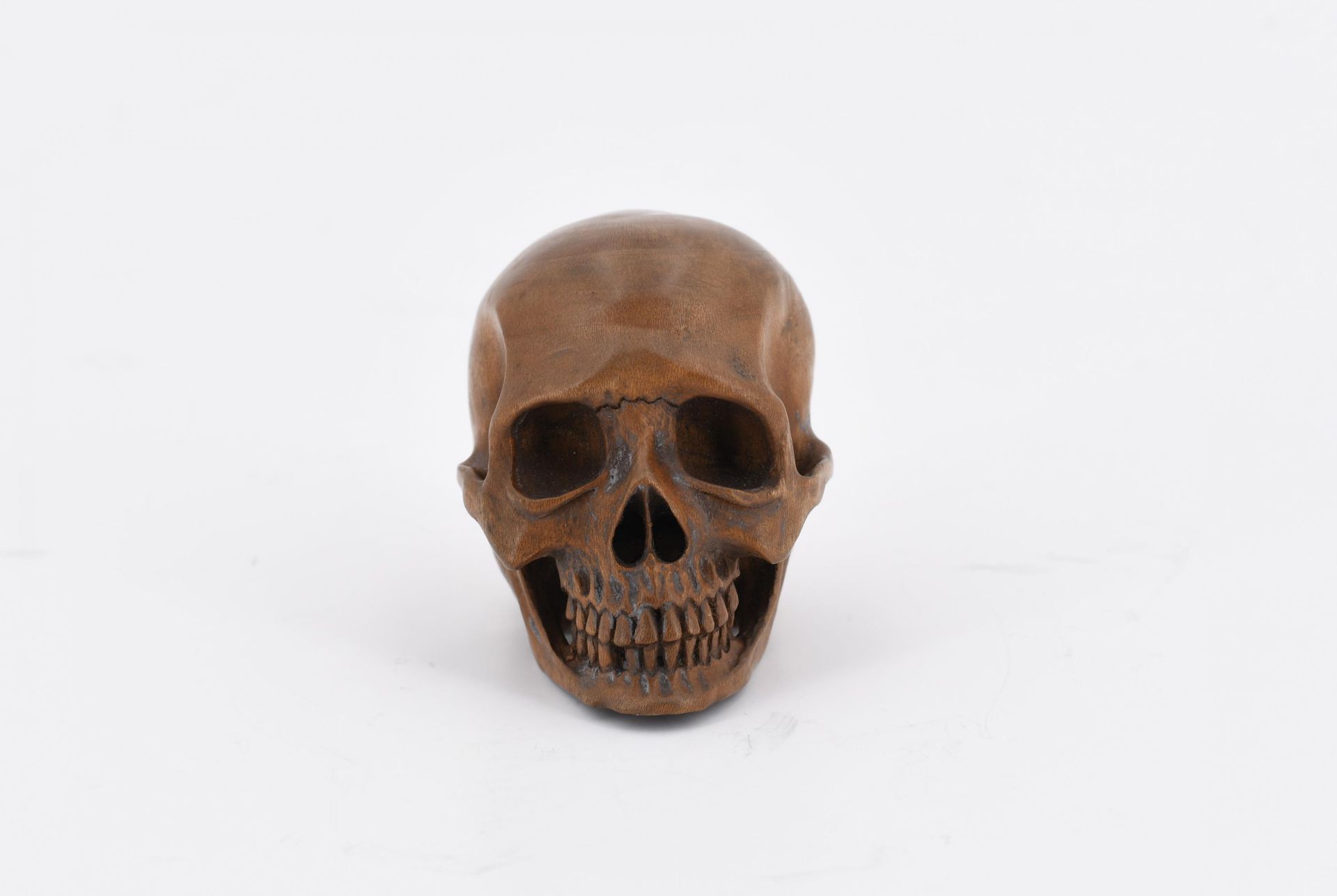 Small wooden skull - Image 2 of 6
