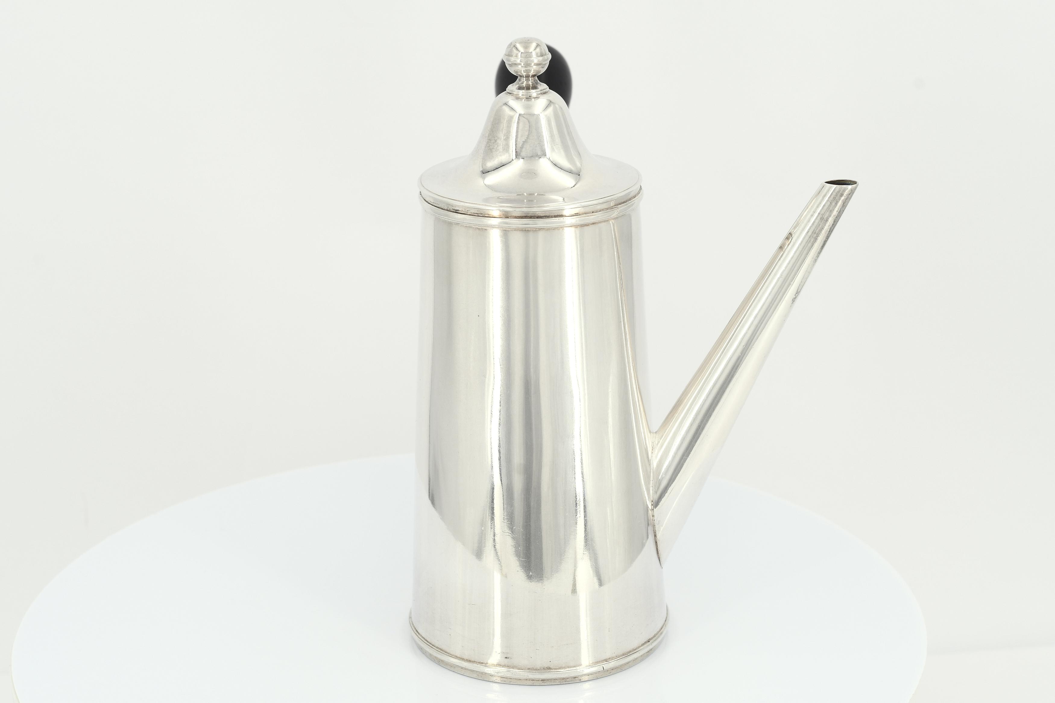 Silver coffee pot with side handle and sleek body - Image 5 of 7