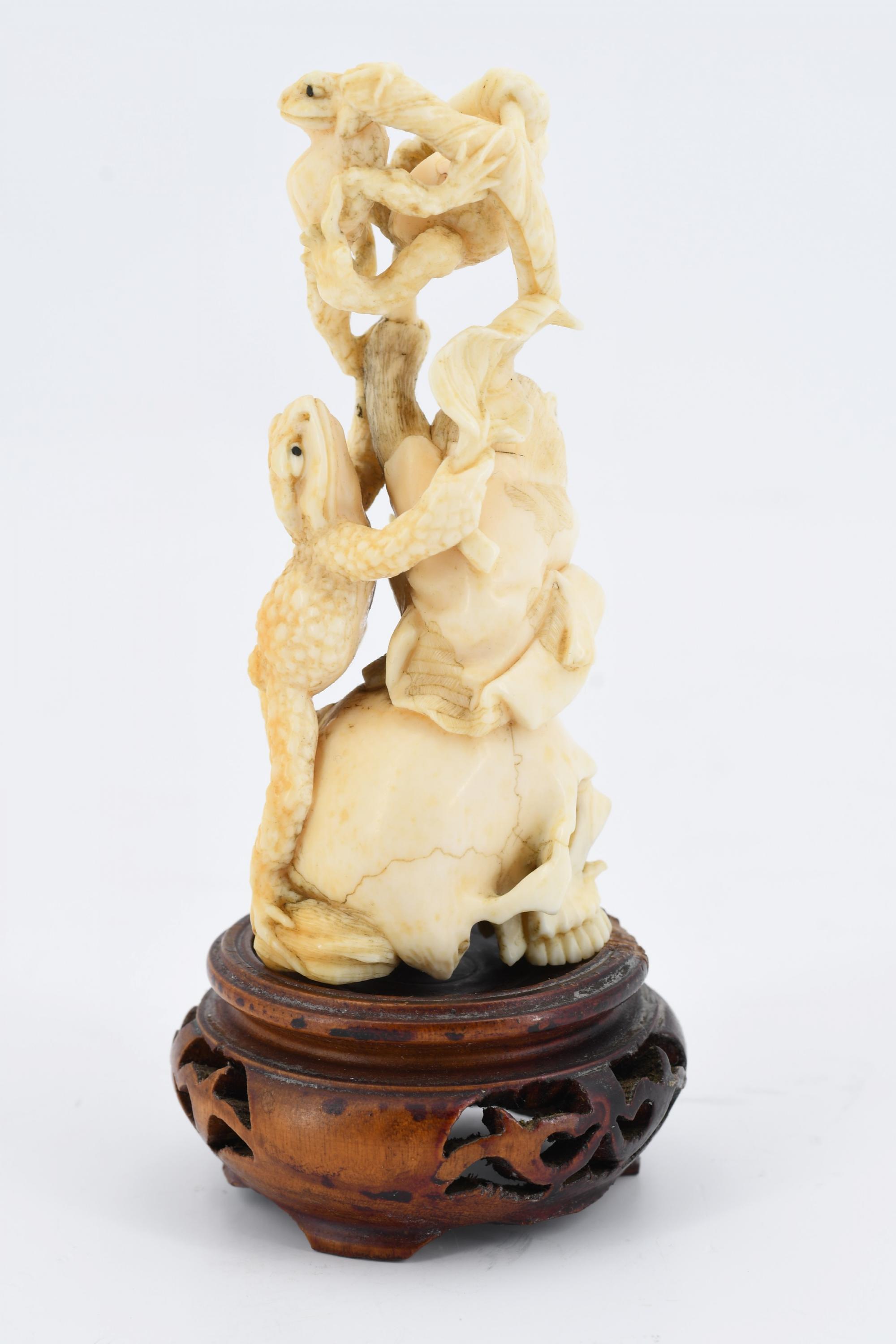 Ivory okimono with monkey and frogs on skull - Image 5 of 6