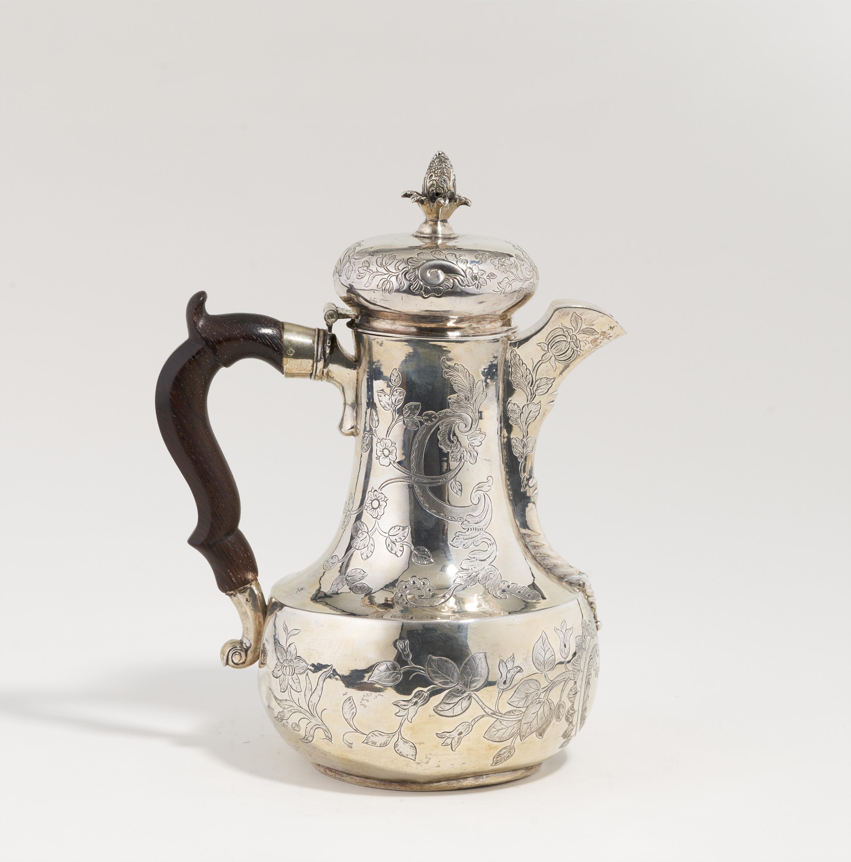 SILVER COFFEE POT, SO CALLED "TÜRKENKOPFKANNE" WITH FINE FLOWER TENDRILS - Image 4 of 6