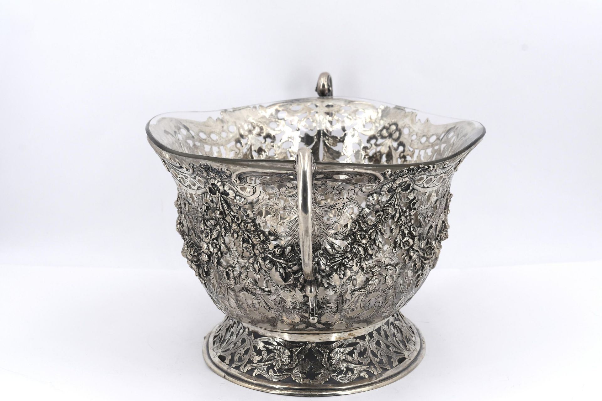 Pair of magnificent large silver bowls with garlands and birds of paradise - Image 5 of 21