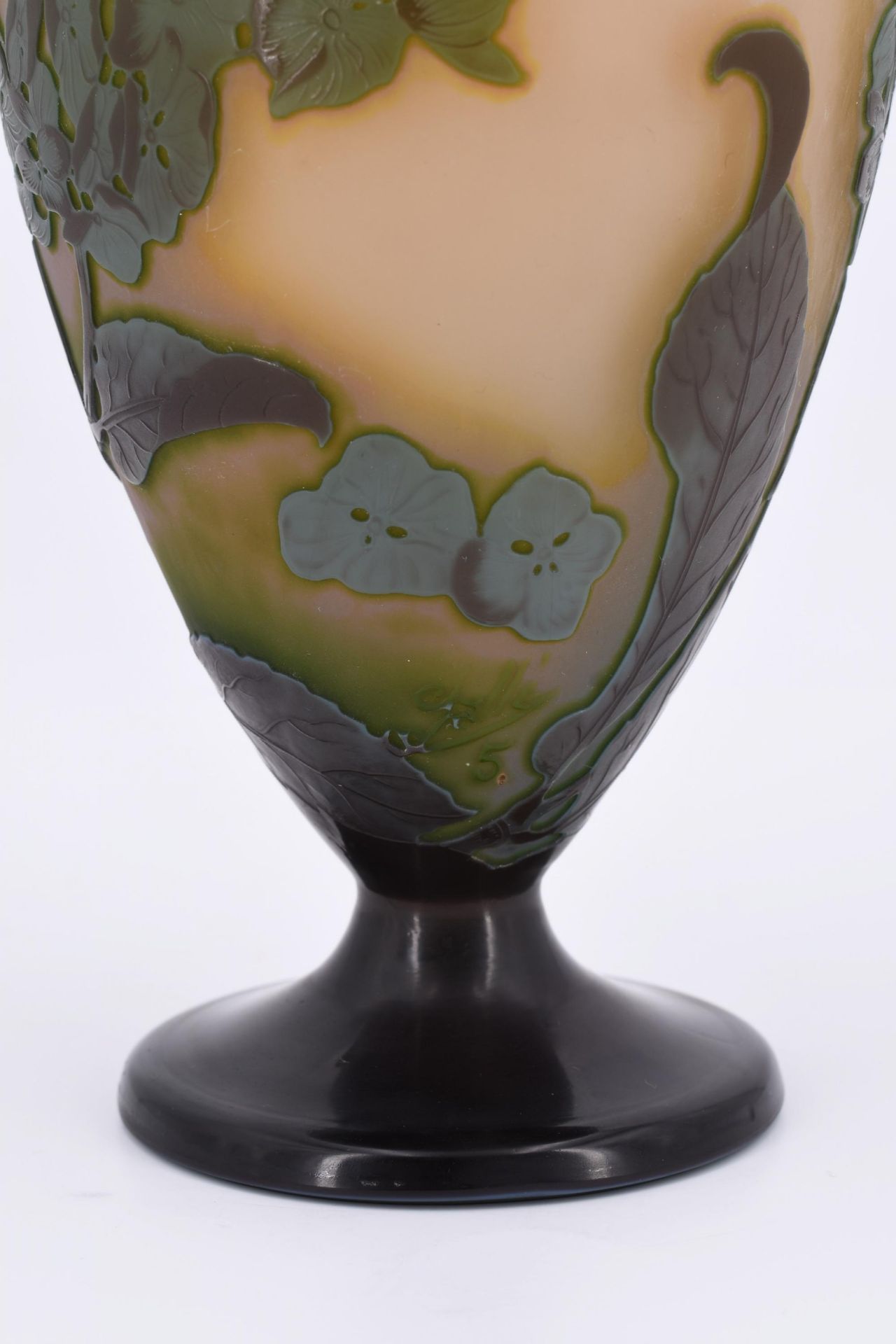 Small glass vase with floral décor - Image 8 of 13