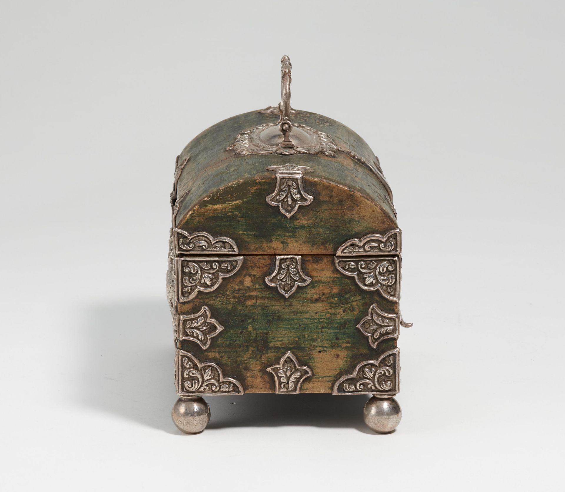Small wooden casket with silver fittings - Image 4 of 6