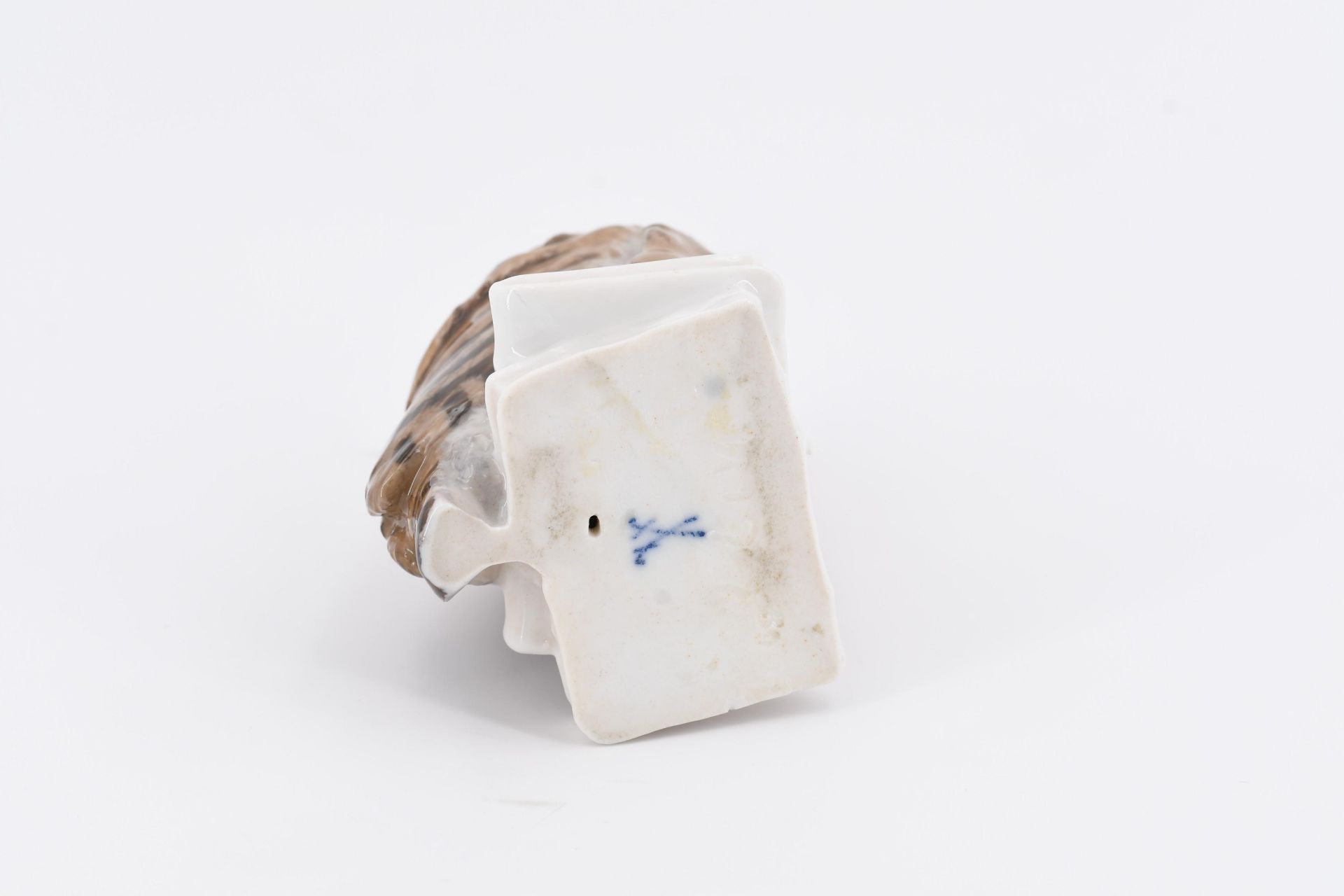 Small porcelain owl on book stack - Image 6 of 6