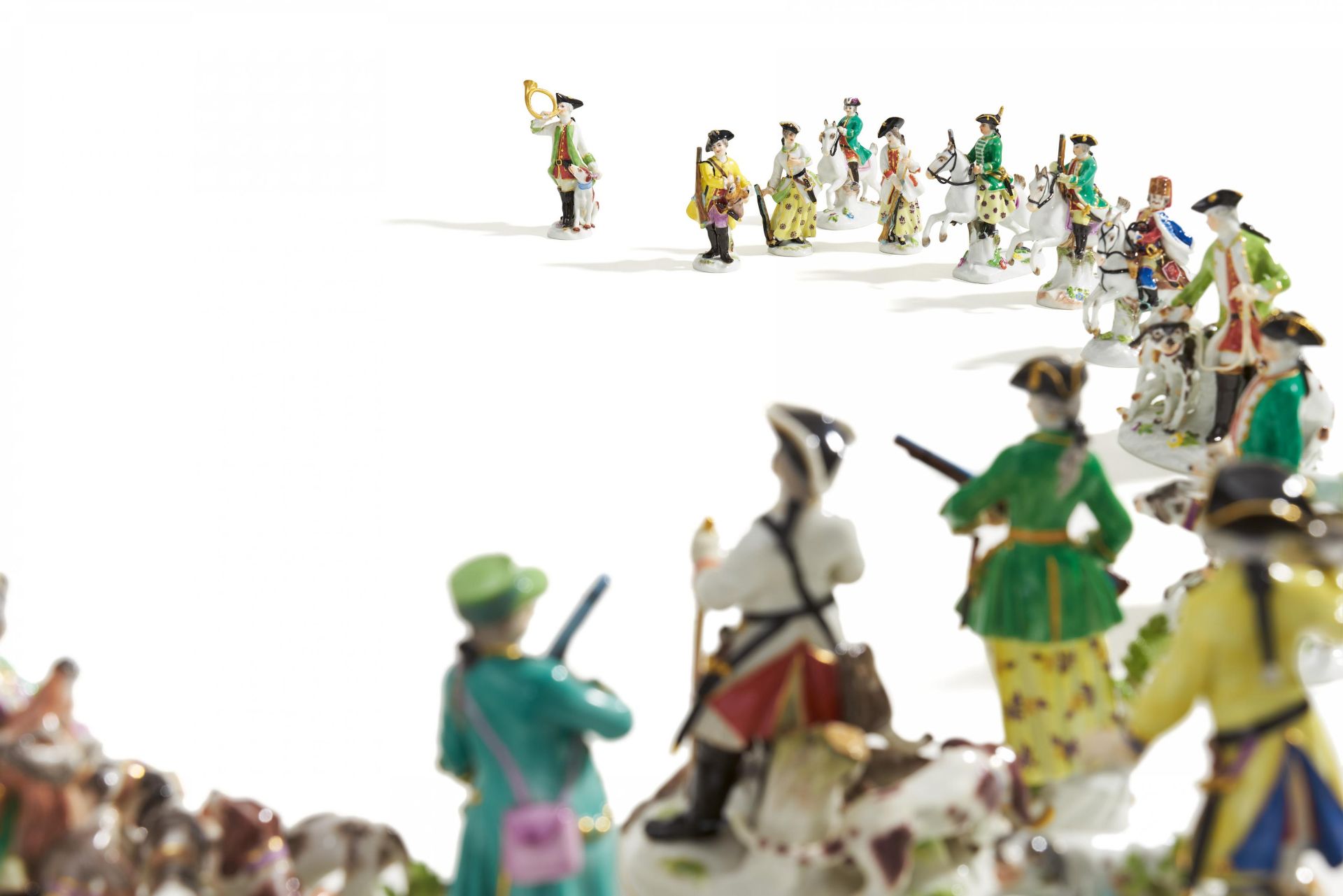 7 miniature porcelain figurines of hunters and huntresses - Image 2 of 21
