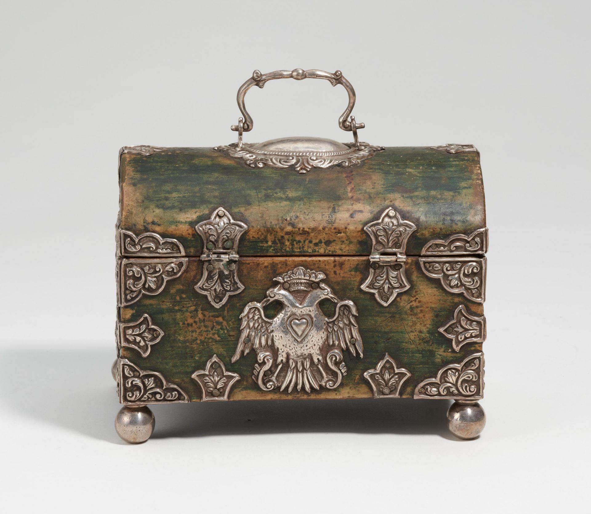 Small wooden casket with silver fittings - Image 3 of 6