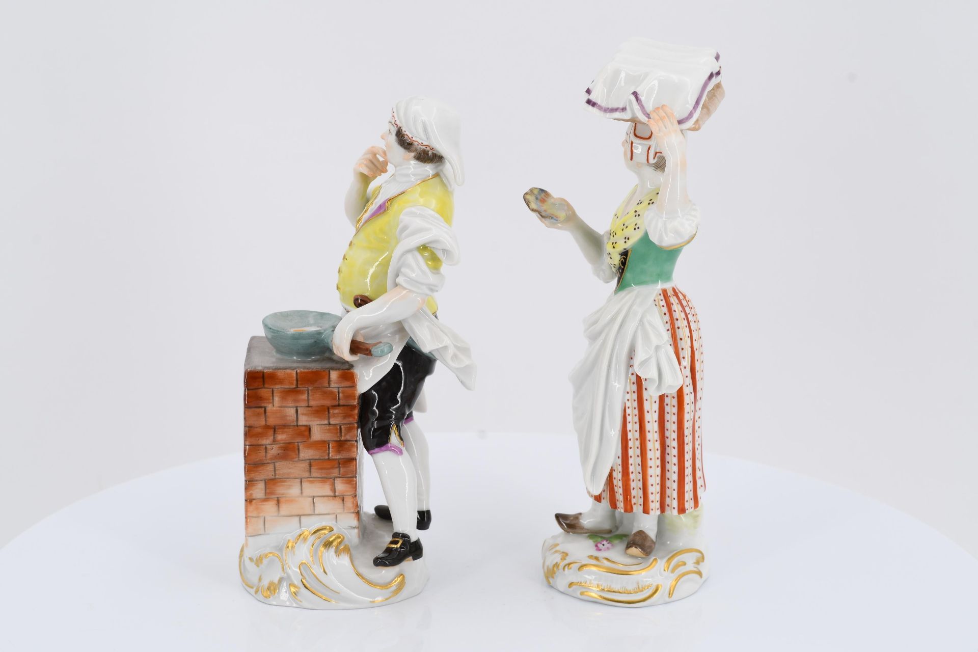 12 porcelain figurines from a series "Cris de Paris" - Image 3 of 27