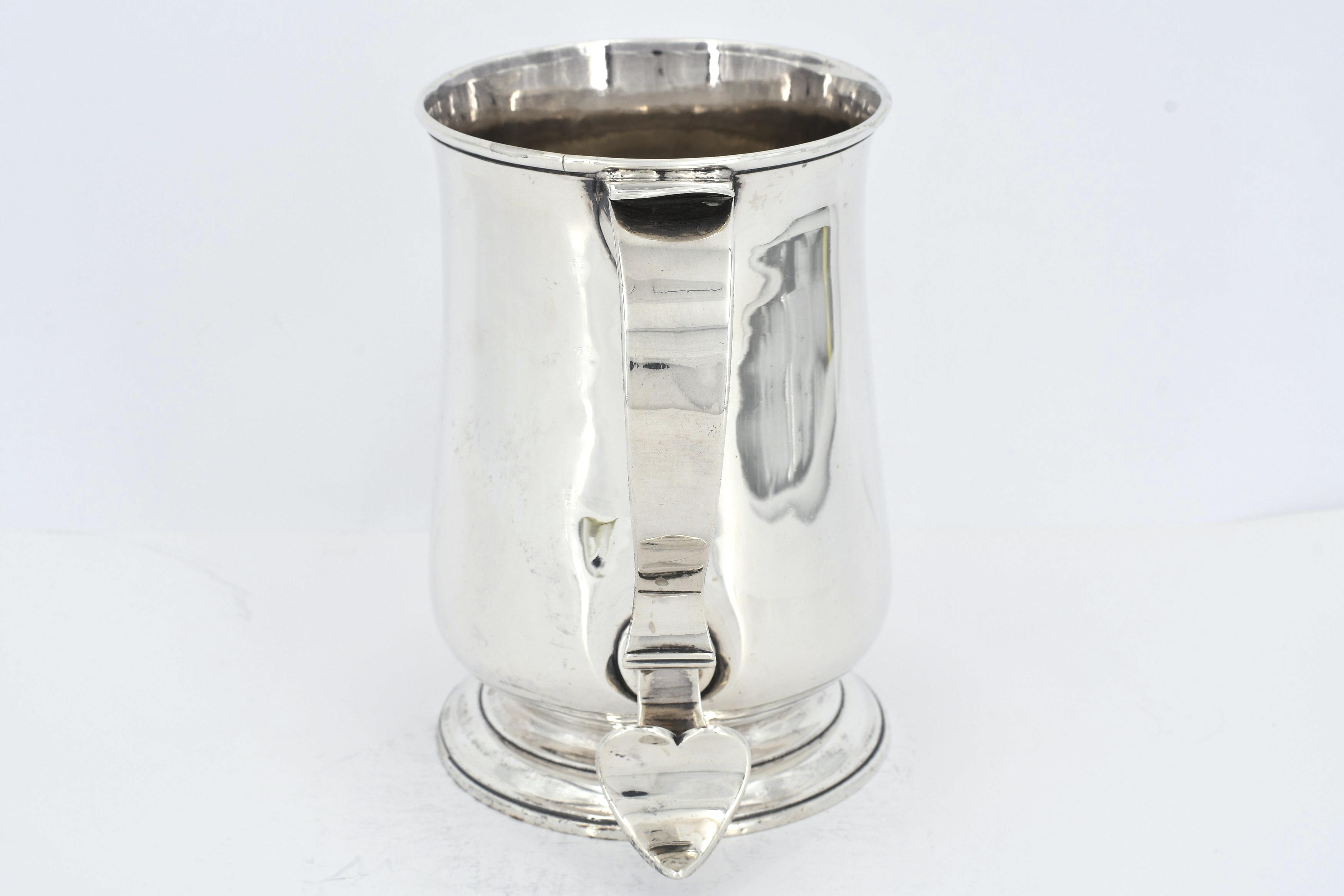 Large and smaller George III silver mug - Image 9 of 13