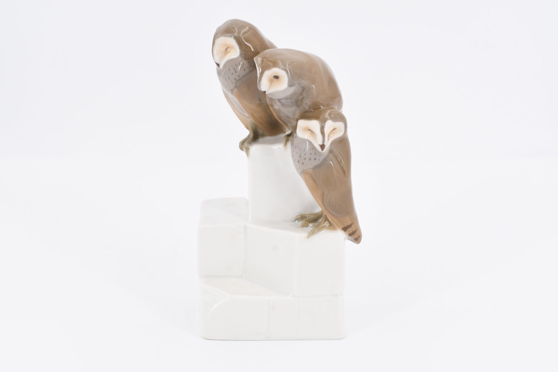 Porcelain ensemble of three barn owls on stone blocks - Image 2 of 6