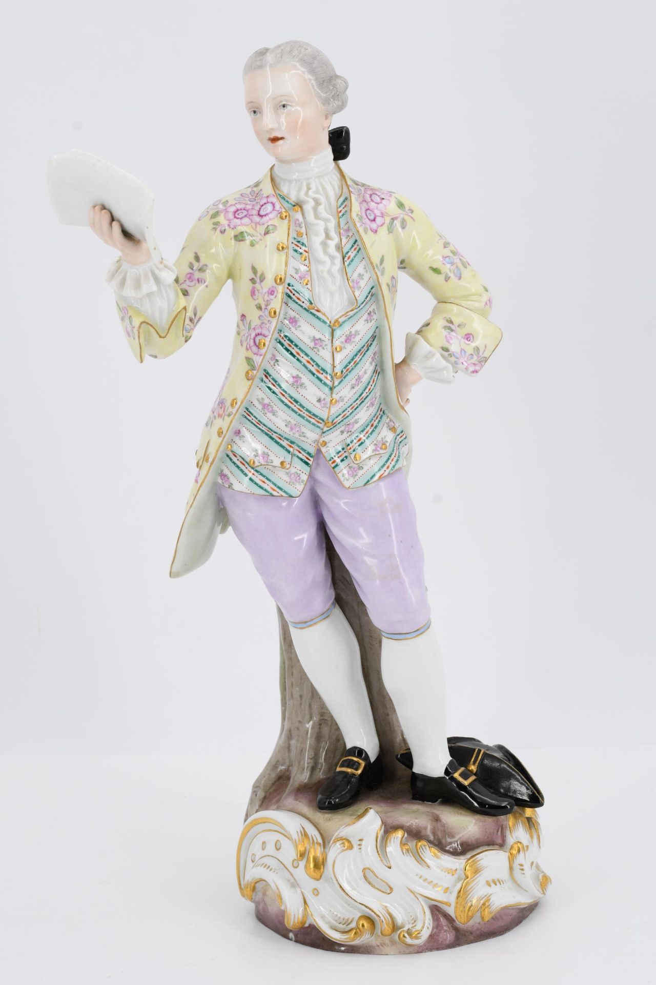 Porcelain figurine of a singer - Image 2 of 6