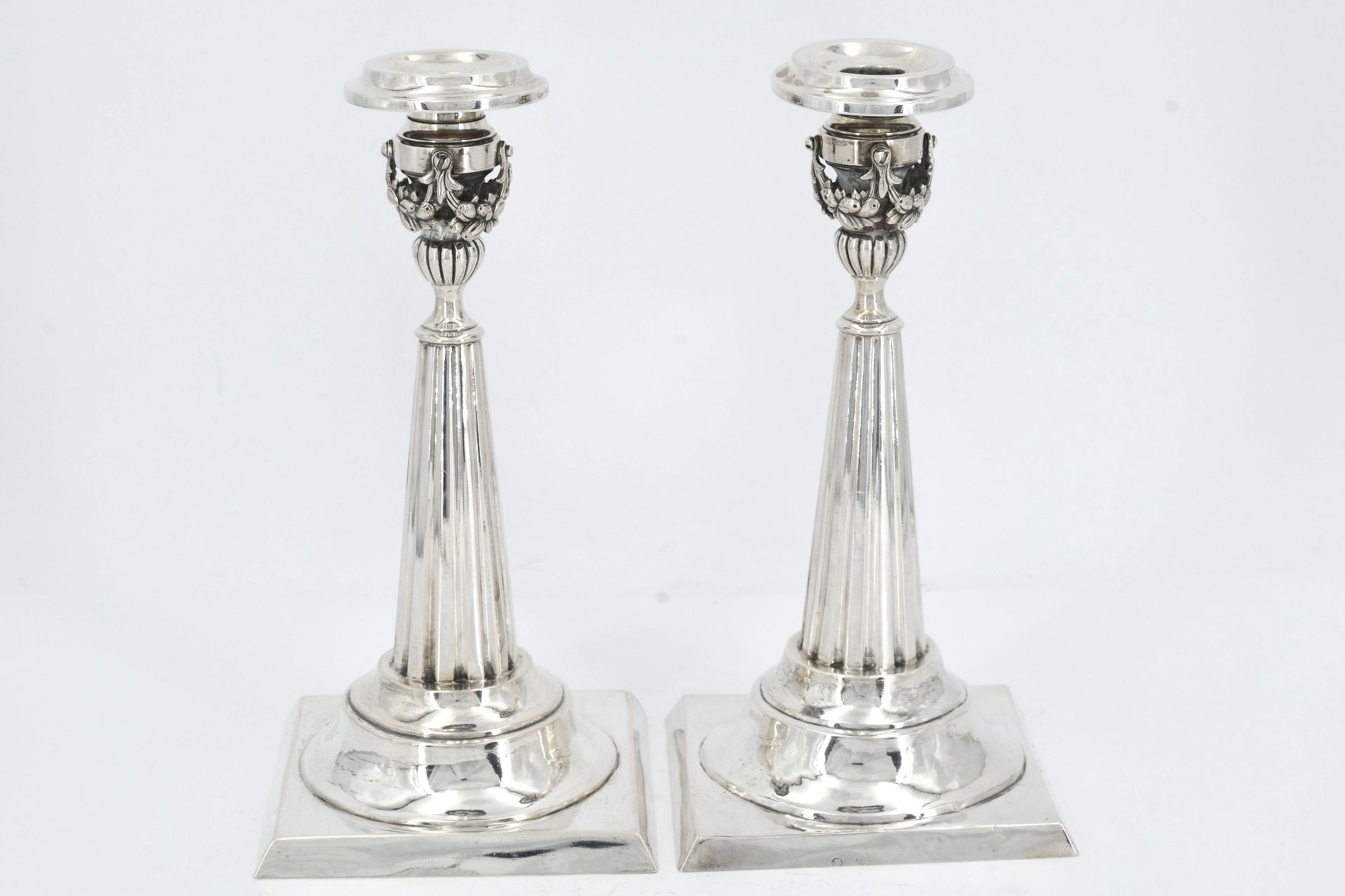 Pair of silver candlesticks with fluted shaft and festoons - Image 4 of 6