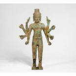Sehr seltener, stehender und achtarmiger Vishnu