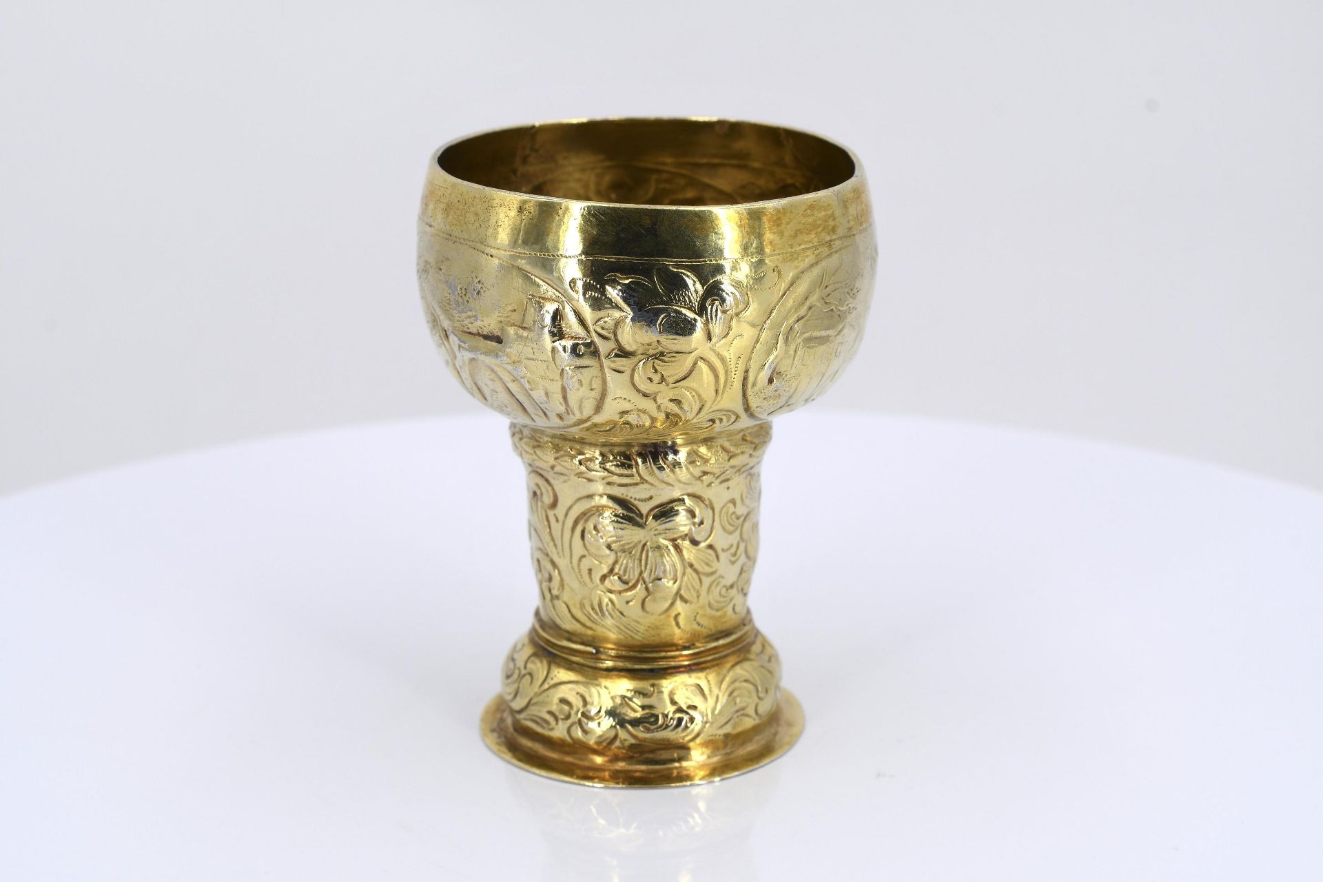 Small vermeil beaker (Roemer) with landscape reserves - Image 5 of 7