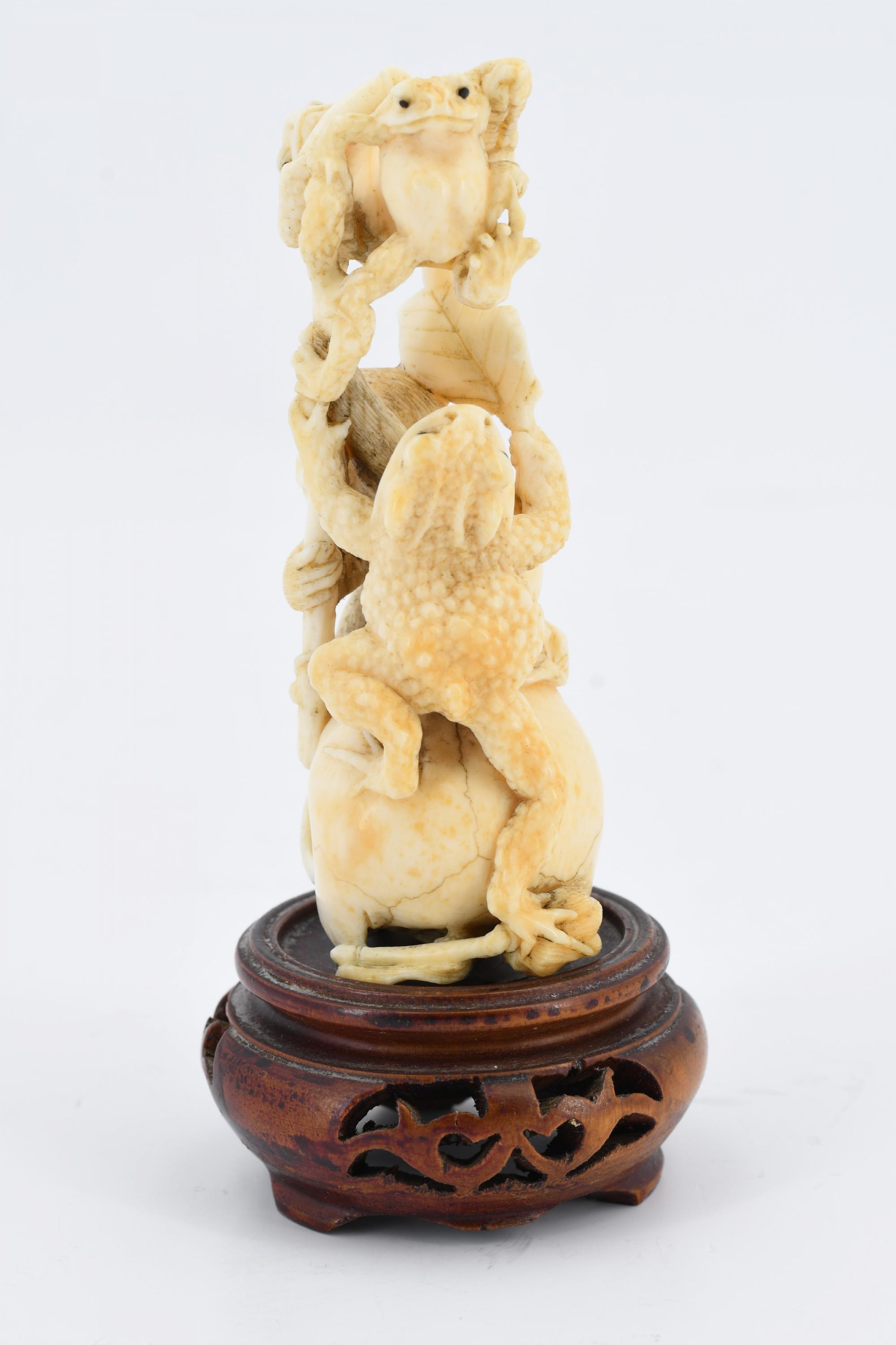 Ivory okimono with monkey and frogs on skull - Image 4 of 6