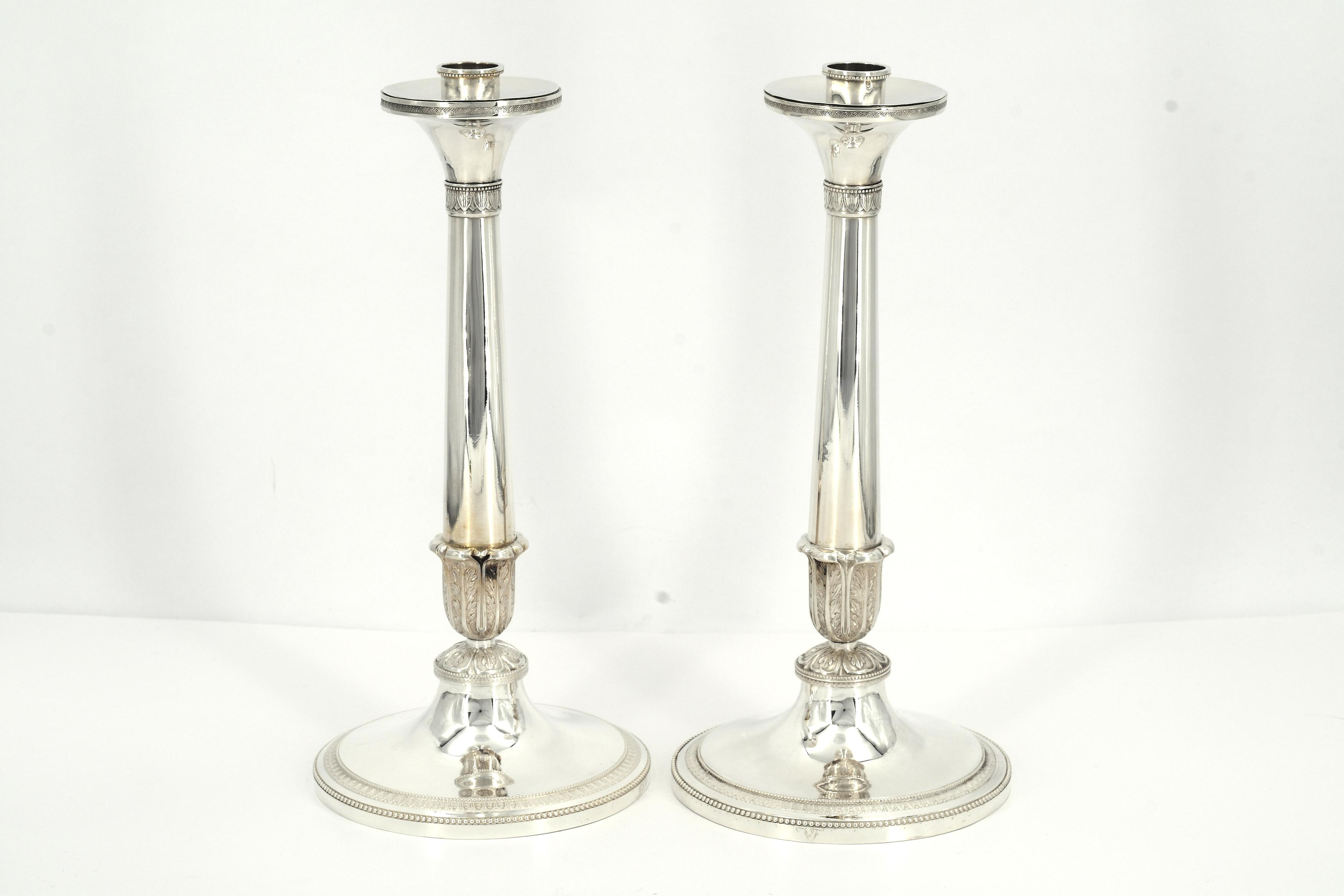 Pair of large silver candlesticks with lancet leaf decor - Image 2 of 8