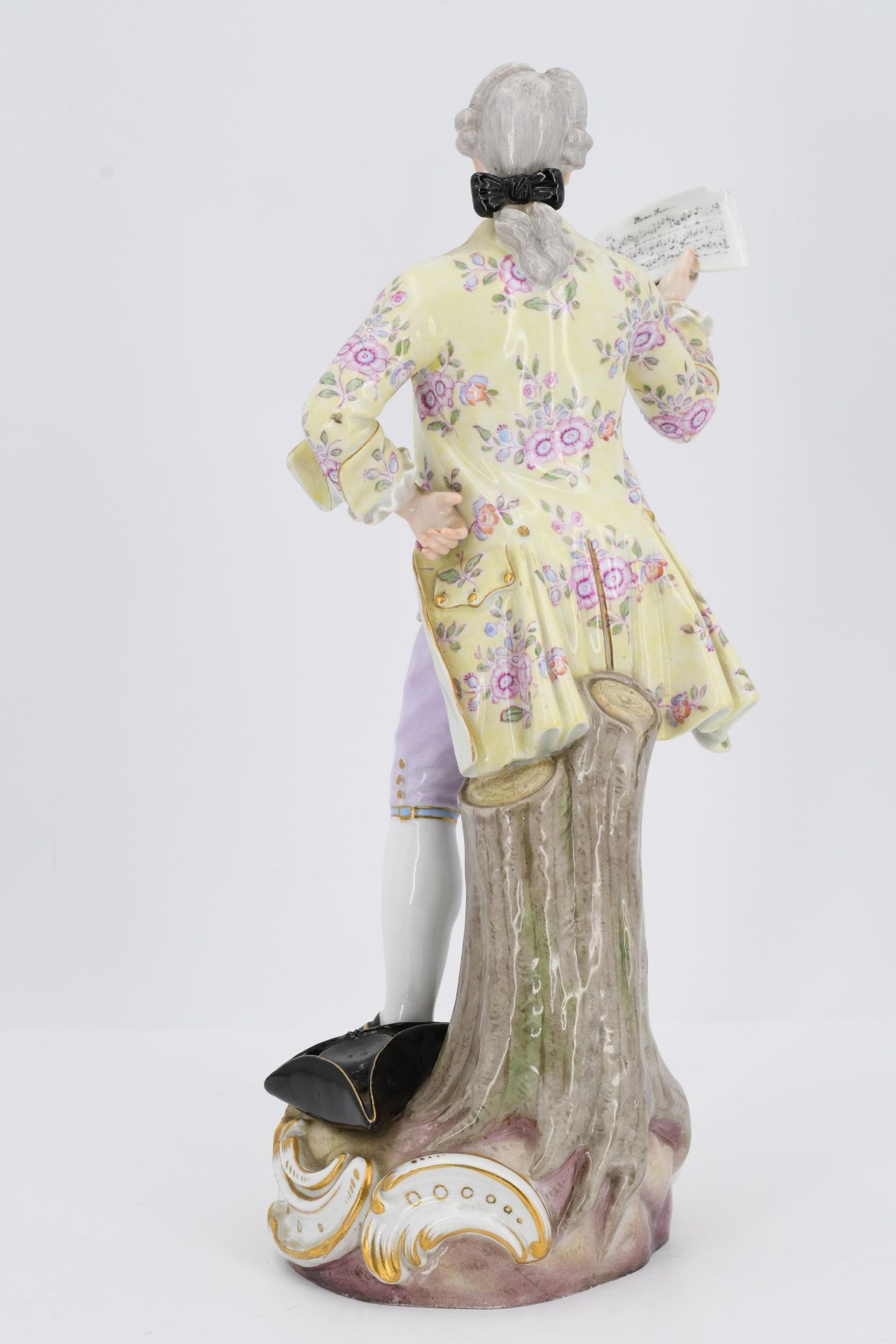 Porcelain figurine of a singer - Image 4 of 6