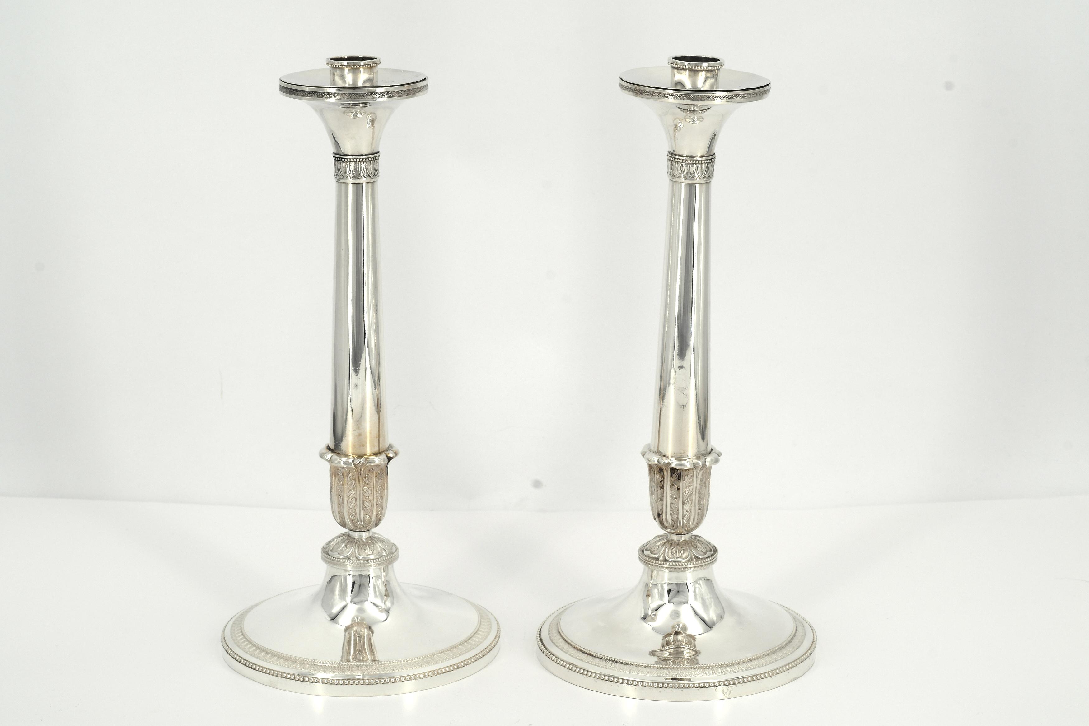 Pair of large silver candlesticks with lancet leaf decor - Image 5 of 8