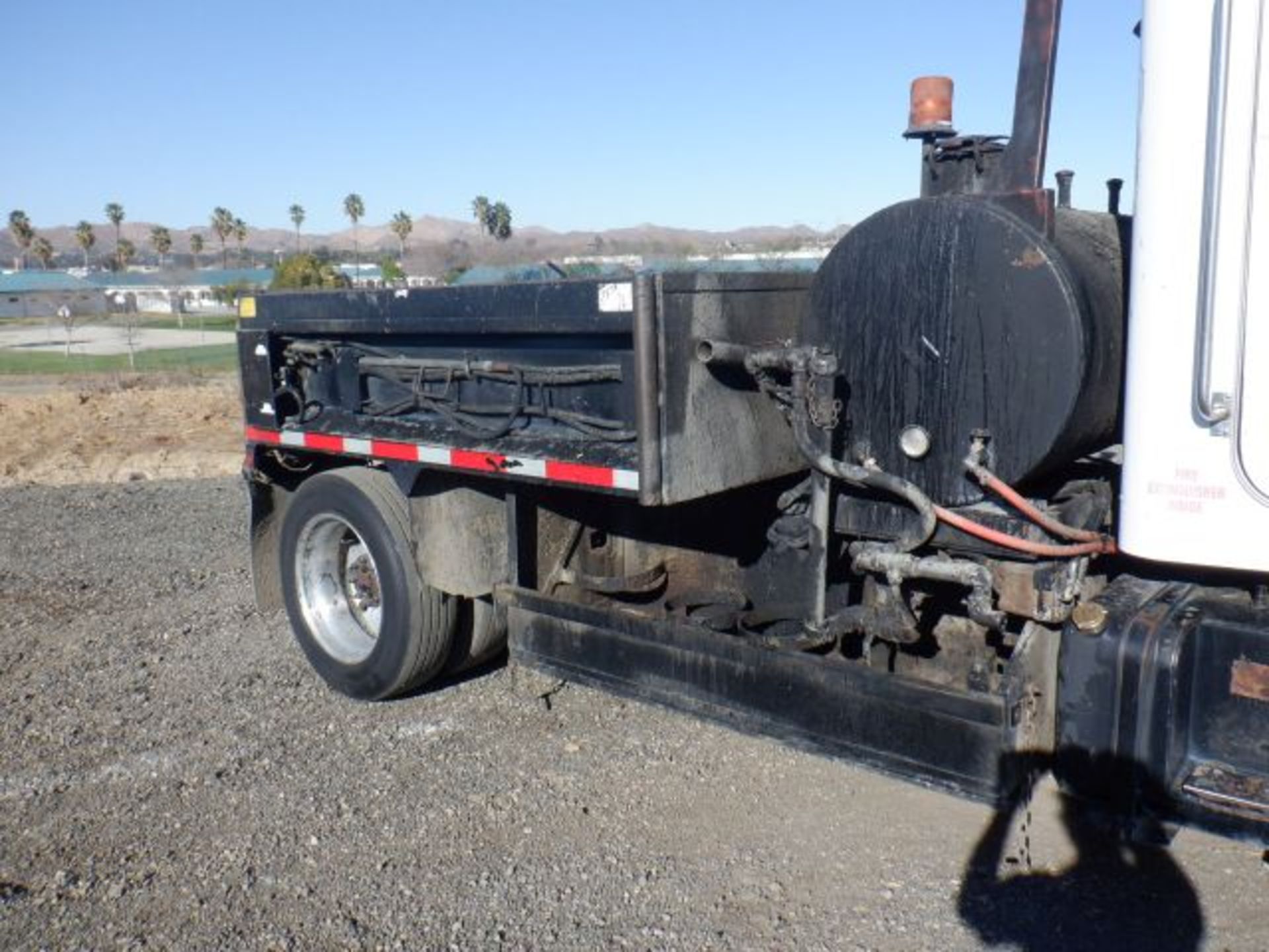 Peterbilt 330 Asphalt Patch/Dump Truck, - Image 7 of 18