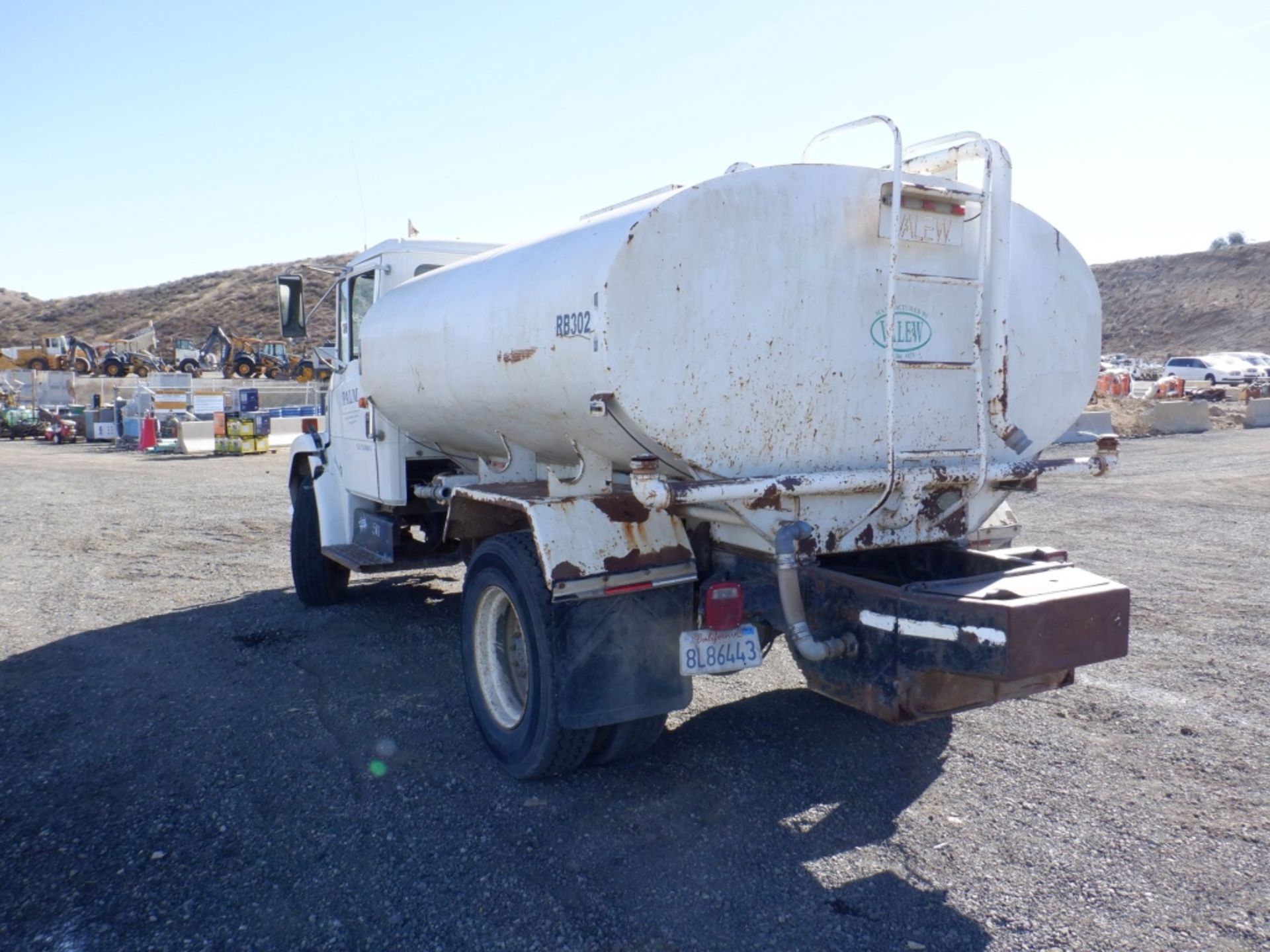 Freightliner FL70 2500 Gallon Water Truck, - Image 7 of 47