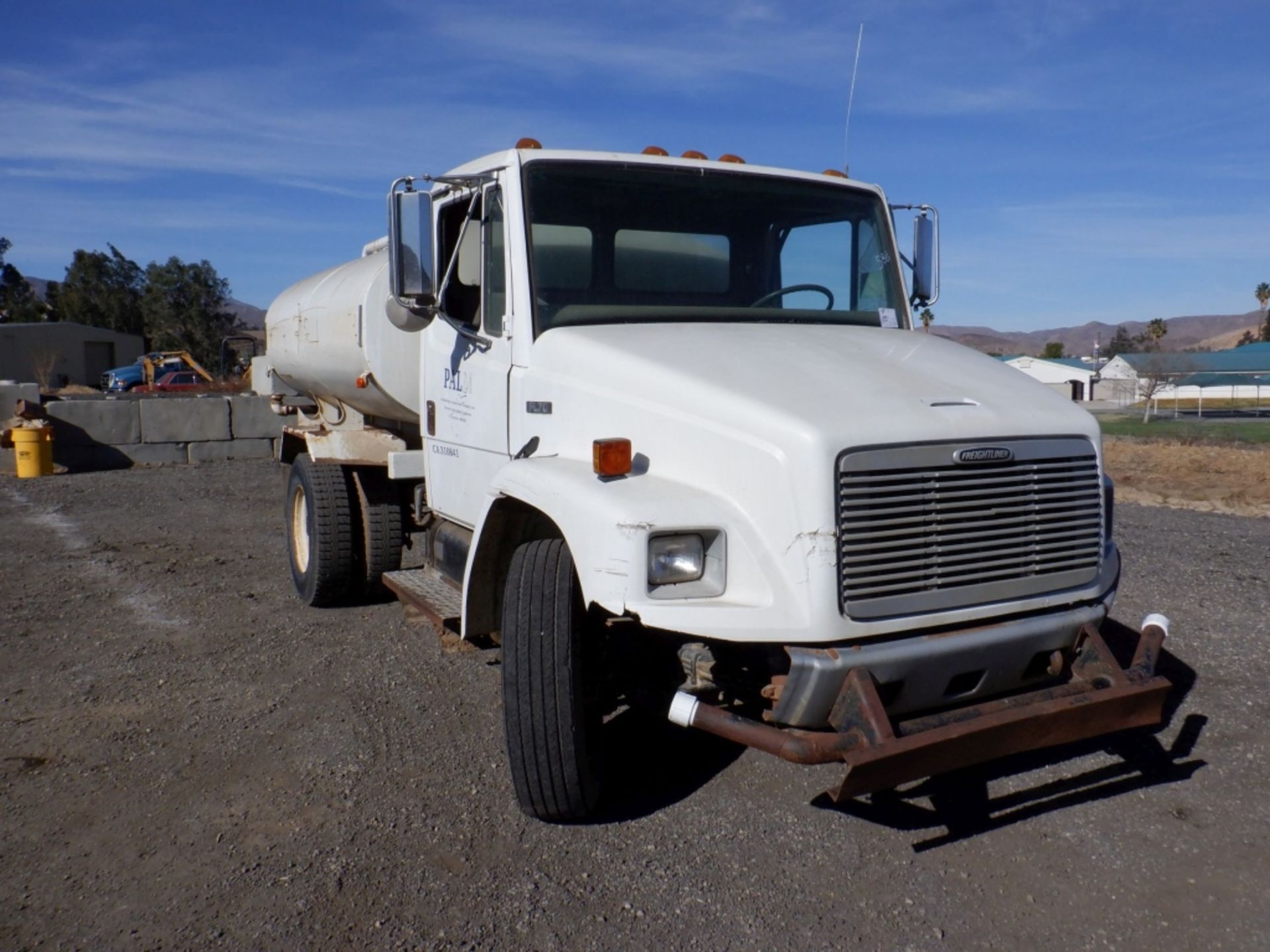 Freightliner FL70 2500 Gallon Water Truck, - Image 3 of 47