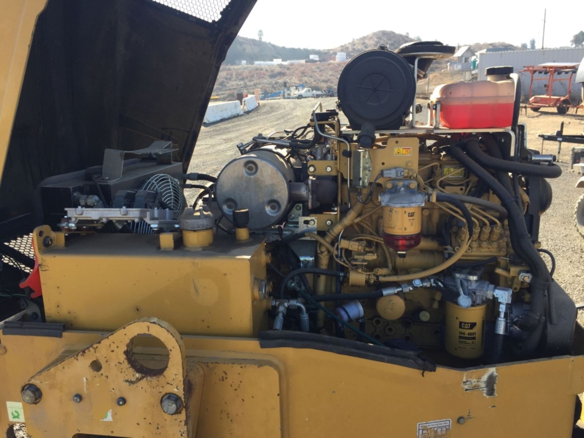 2014 Caterpillar CB34B Vibratory Tandem Roller, - Image 19 of 28