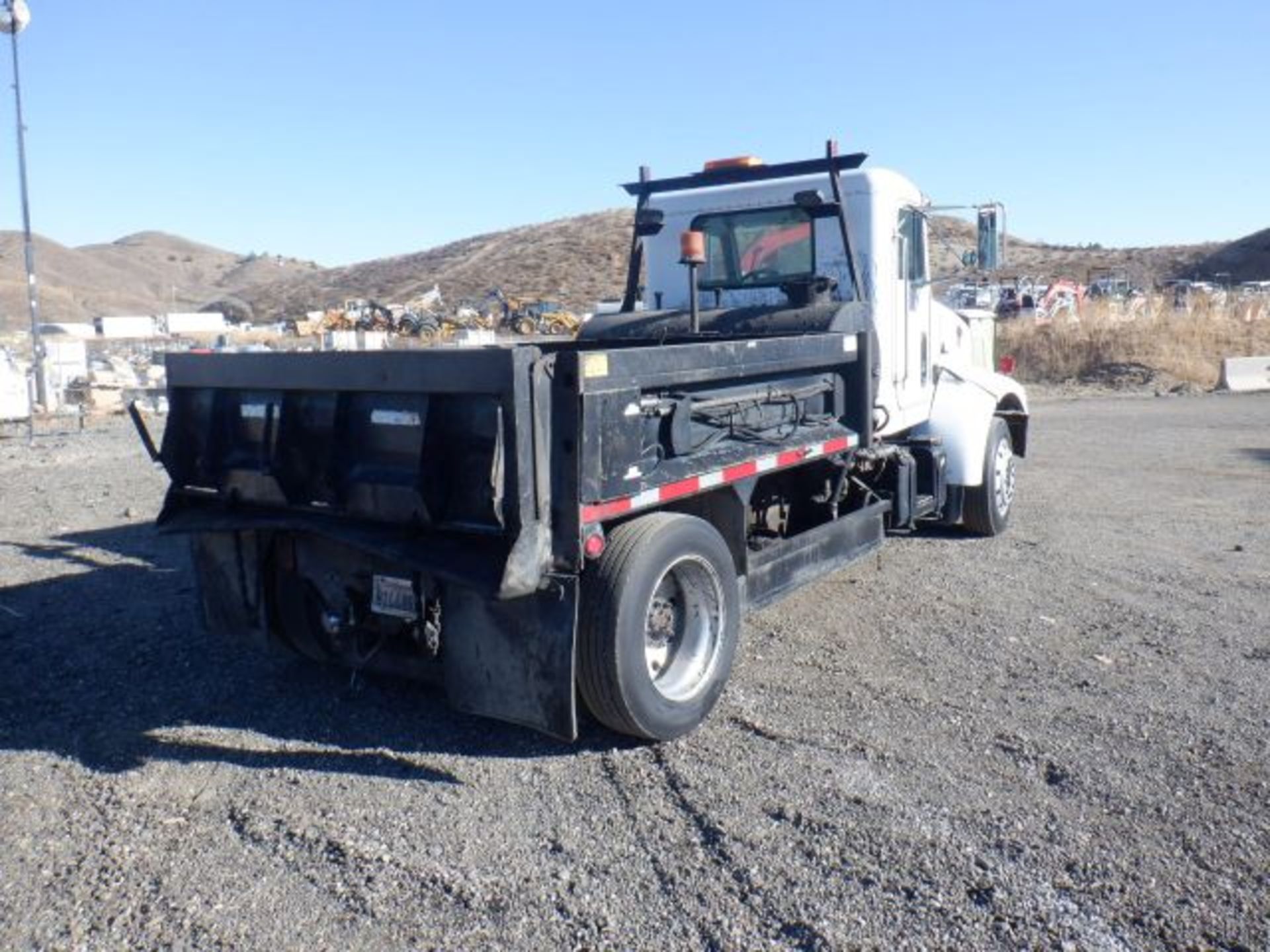 Peterbilt 330 Asphalt Patch/Dump Truck, - Image 3 of 18