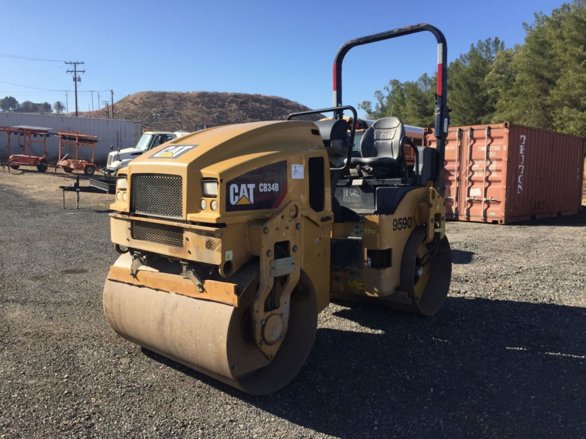 2014 Caterpillar CB34B Vibratory Tandem Roller, - Image 4 of 28