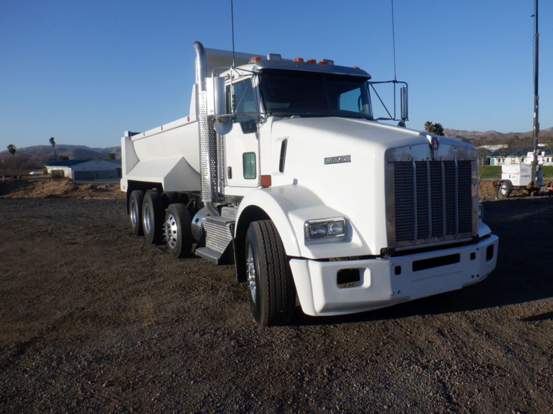 2012 Kenworth T800 Dump Truck, - Image 2 of 22