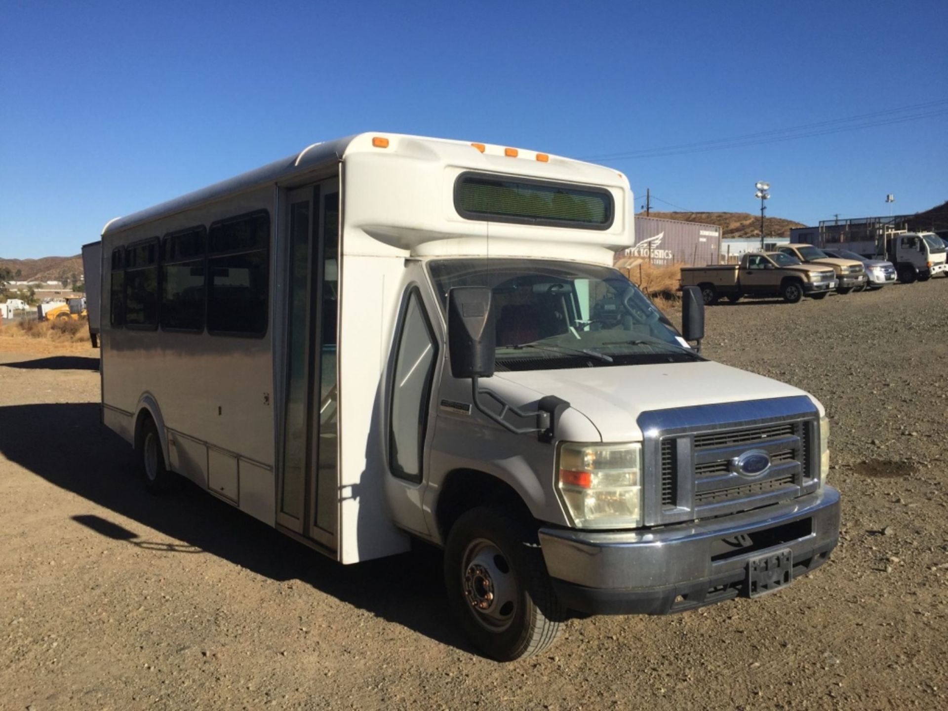 Ford E450 25-Passenger Bus,